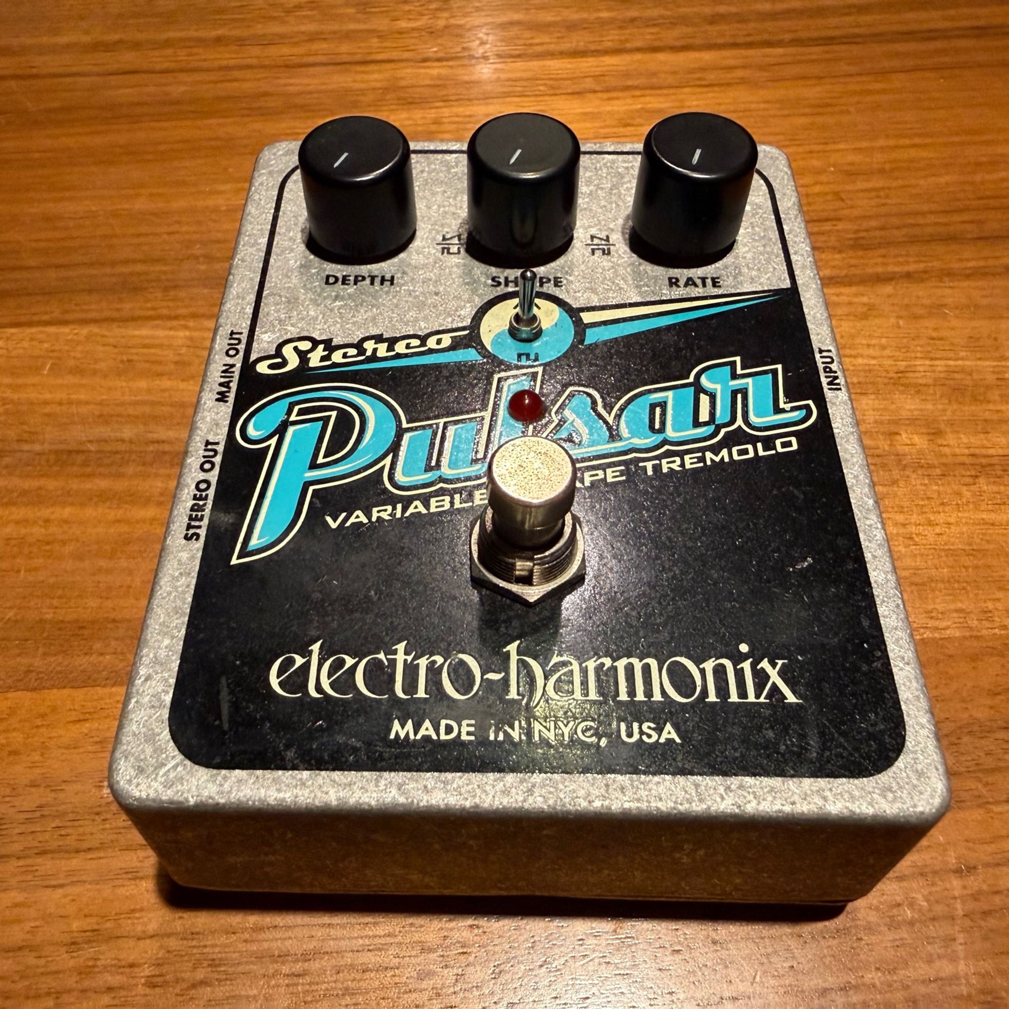 Electro-Harmonix-Stereo Pulsar-6