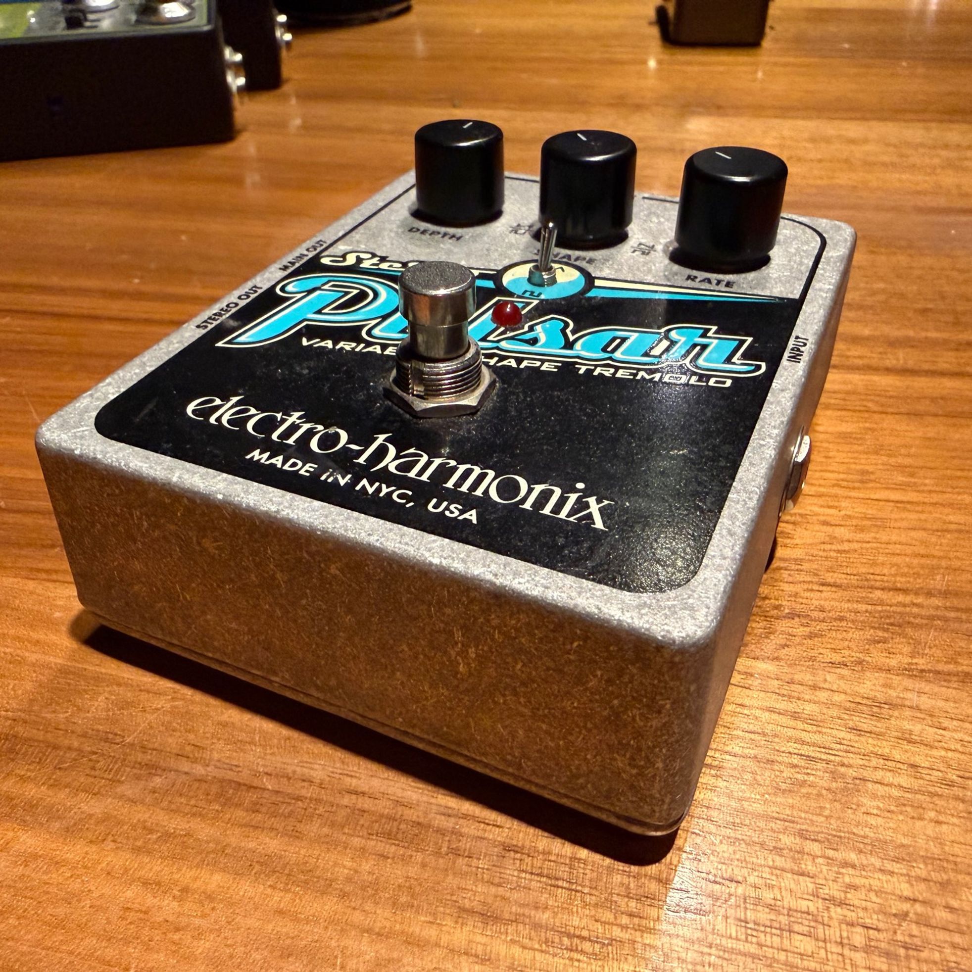 Electro-Harmonix-Stereo Pulsar-2