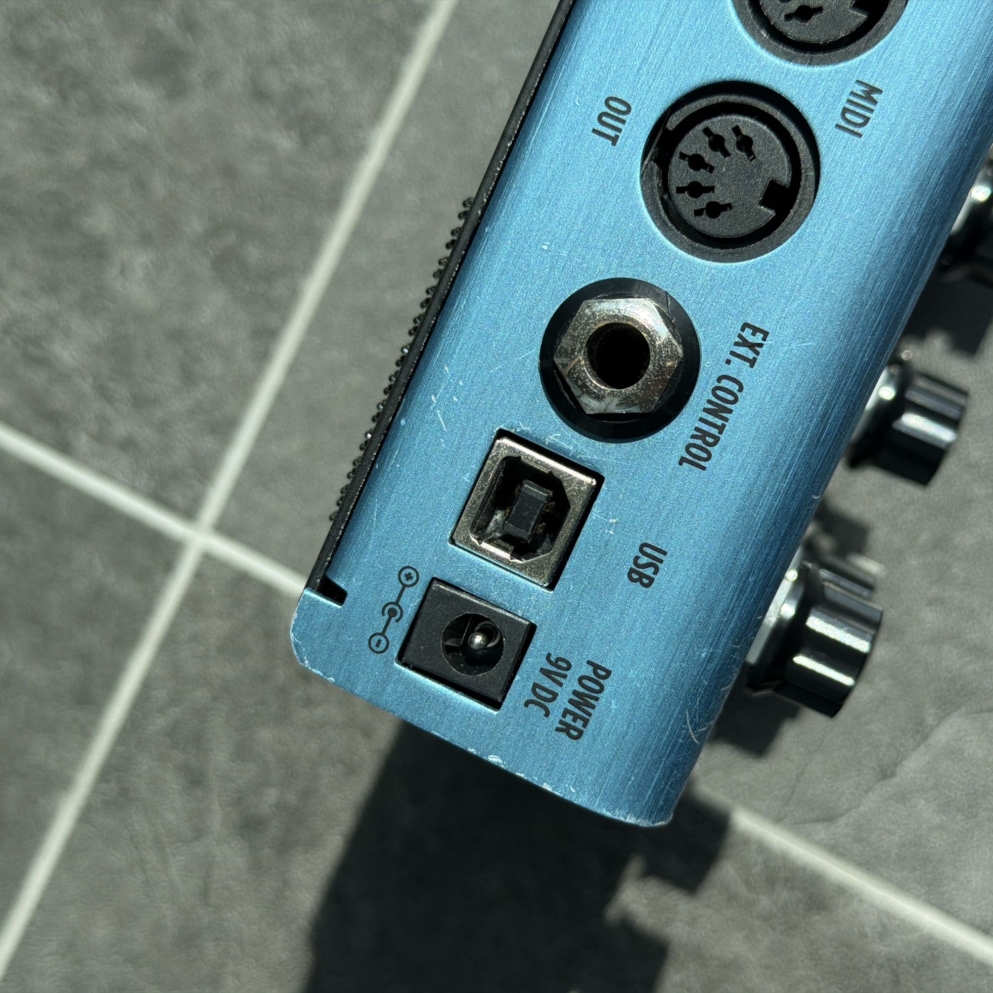 IK Multimedia-X-Space-2