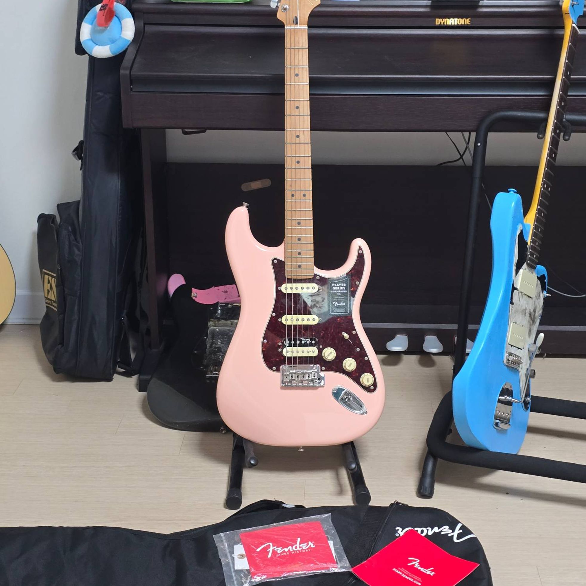 Fender-Player Stratocaster-1