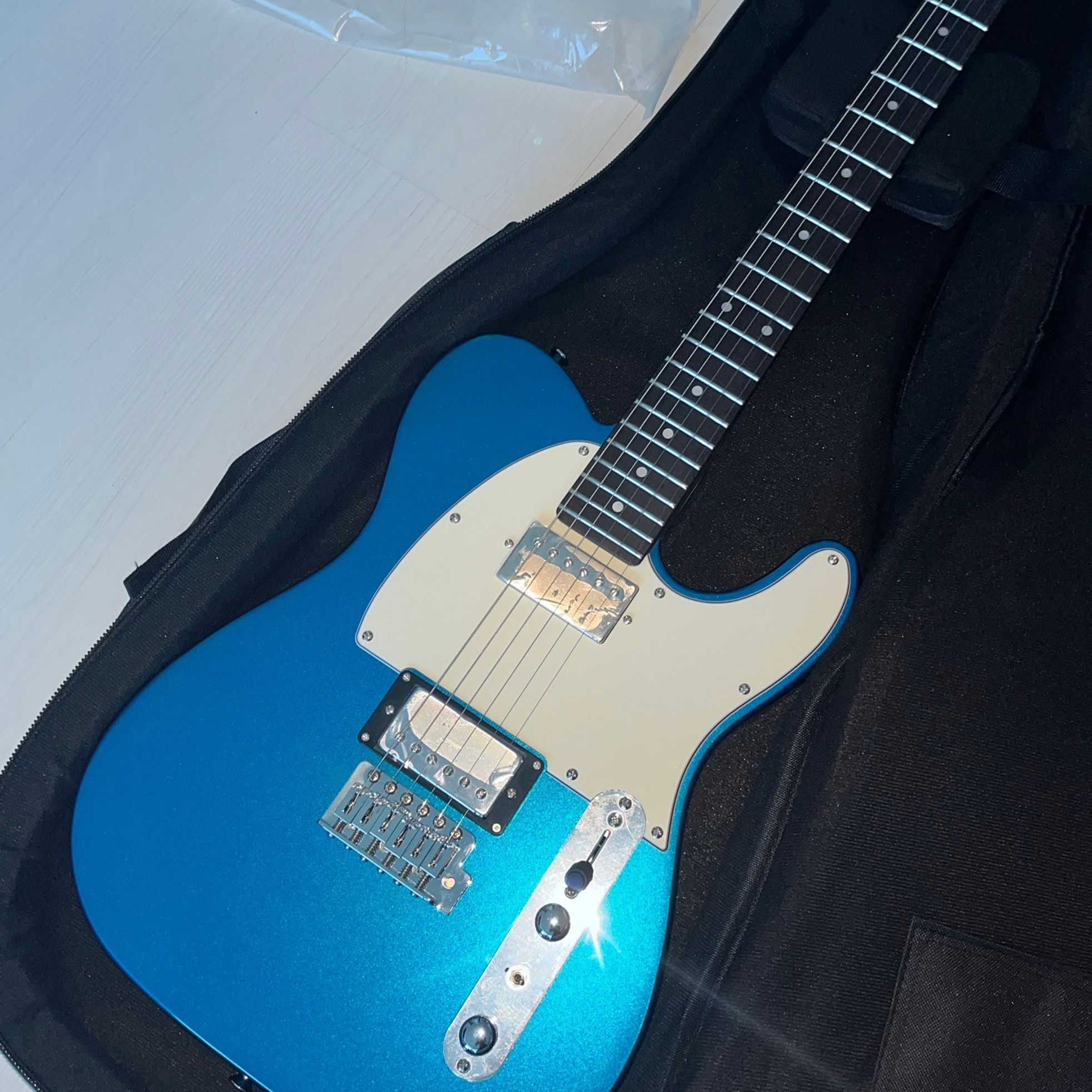 Gilmour Guitars-null-1