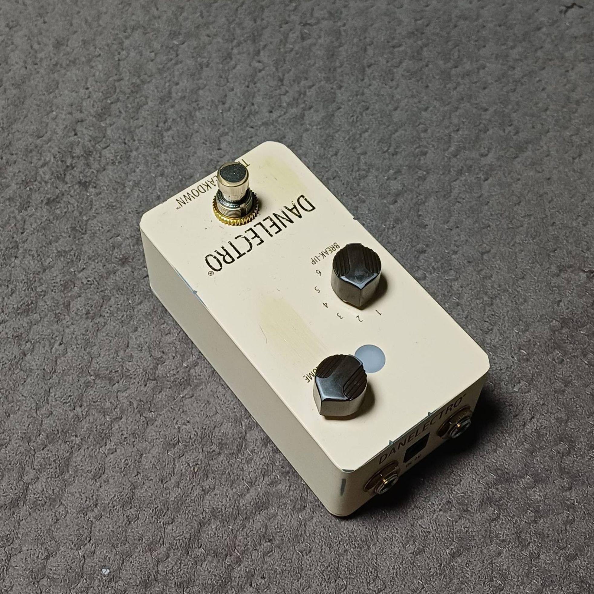 Danelectro-The Breakdown-2