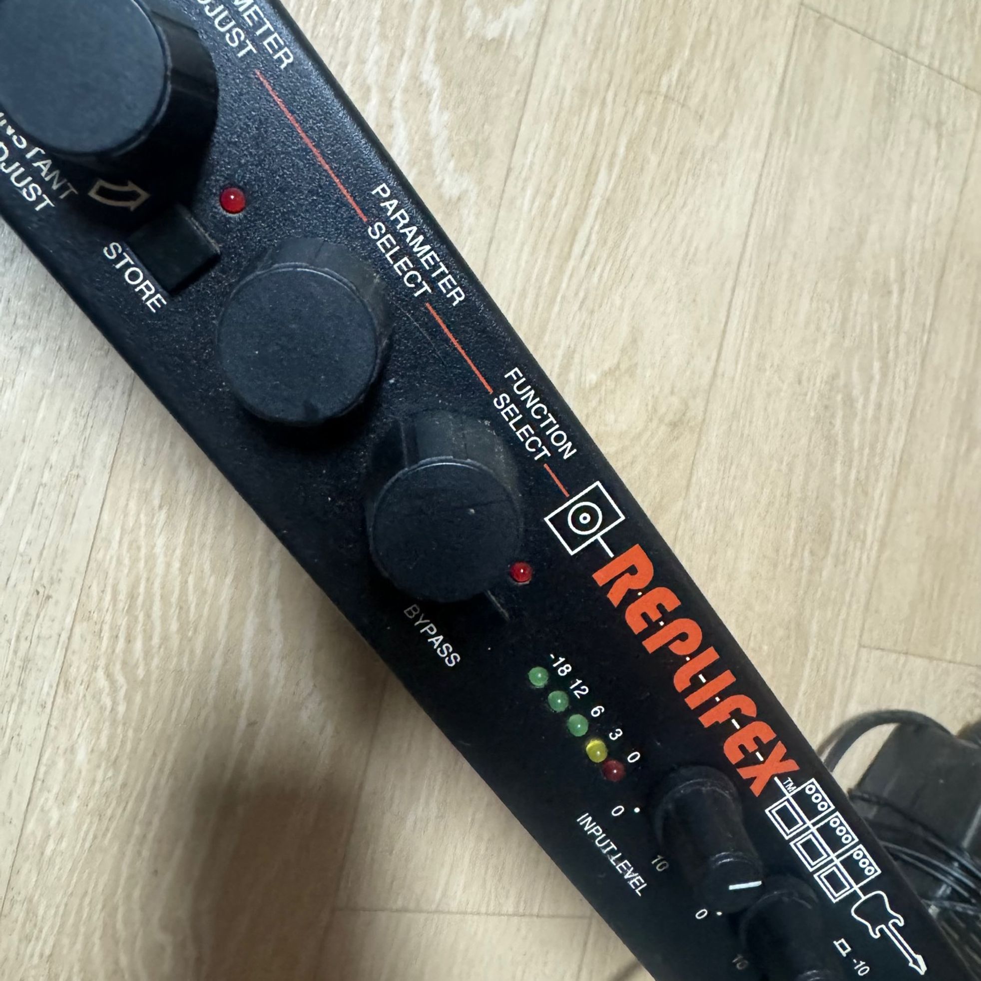 Rocktron-Replifex-4