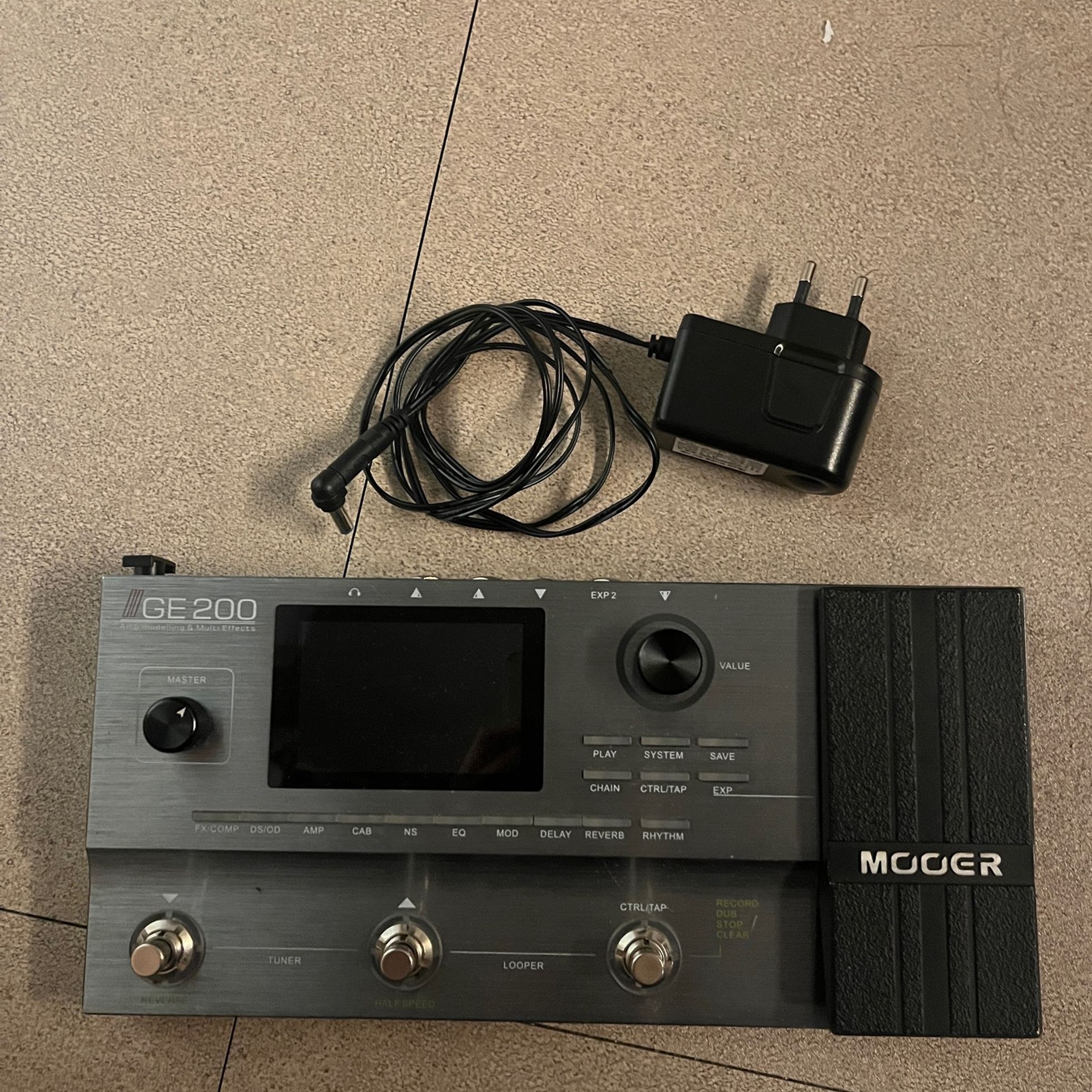 Mooer-GE200-1