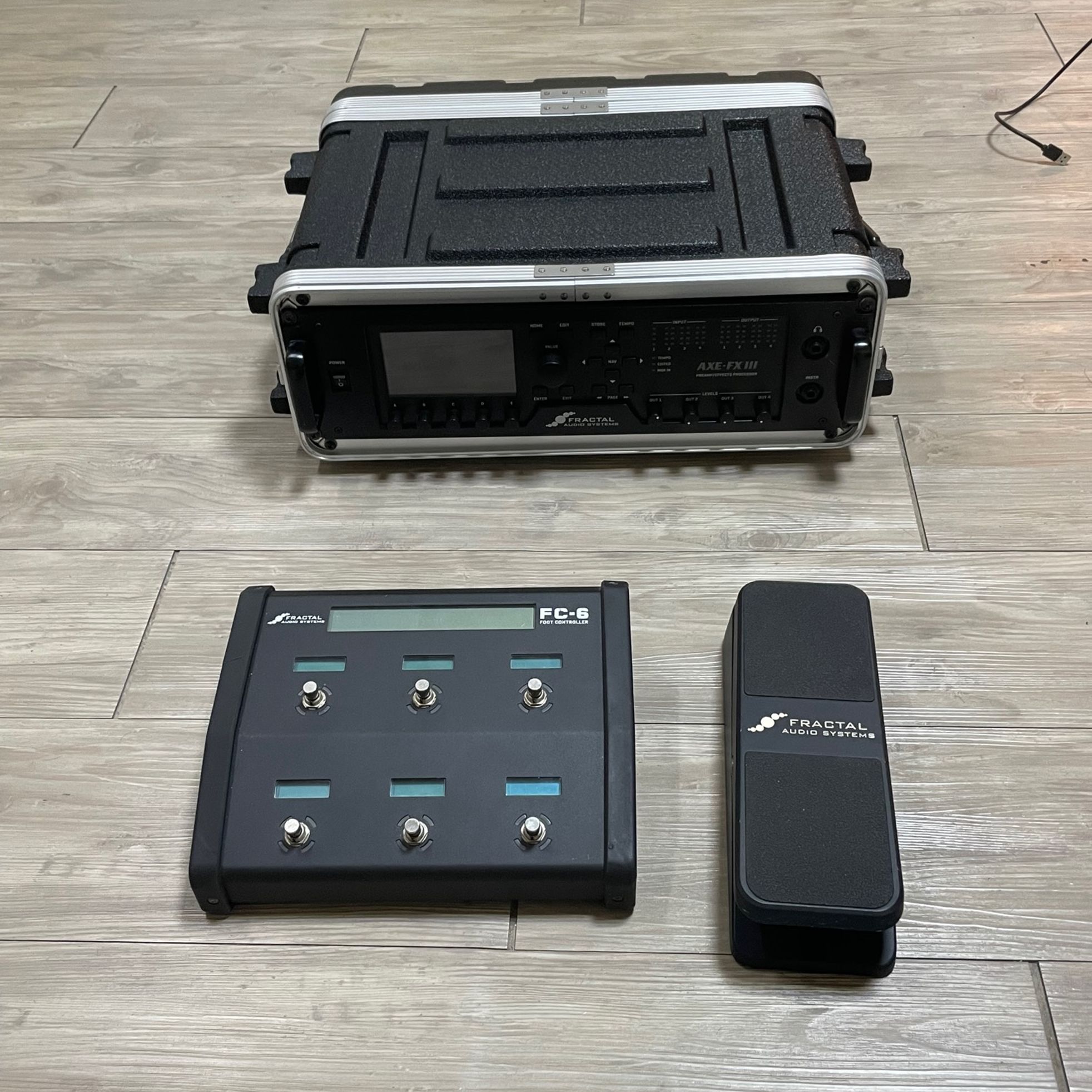 Fractal-Axe-Fx III-1