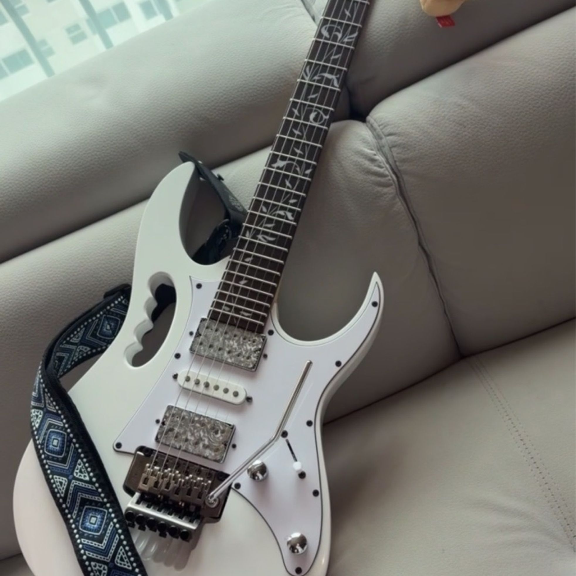 Ibanez-JEM Jr-1