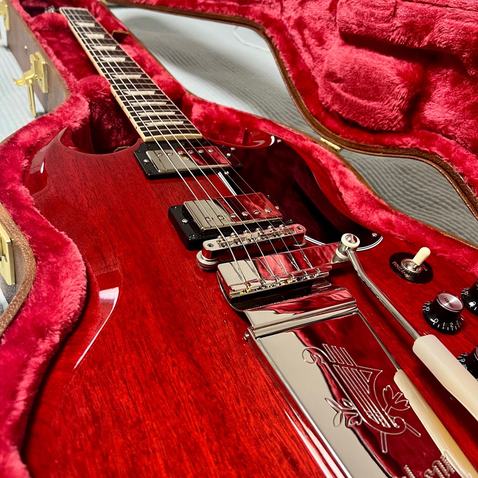 Gibson-SG Standard-4