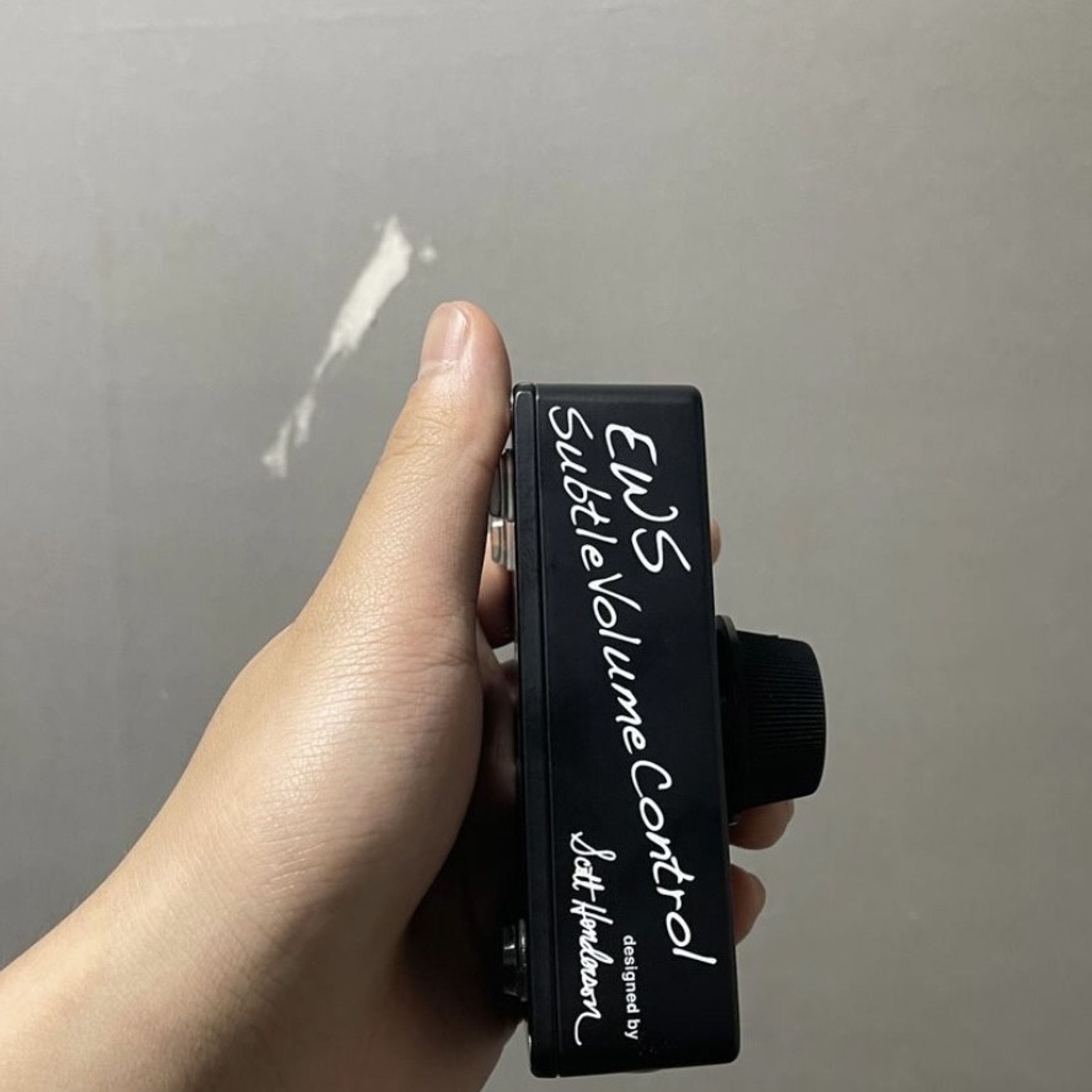 E.W.S. Japan-Subtle Volume Control-3