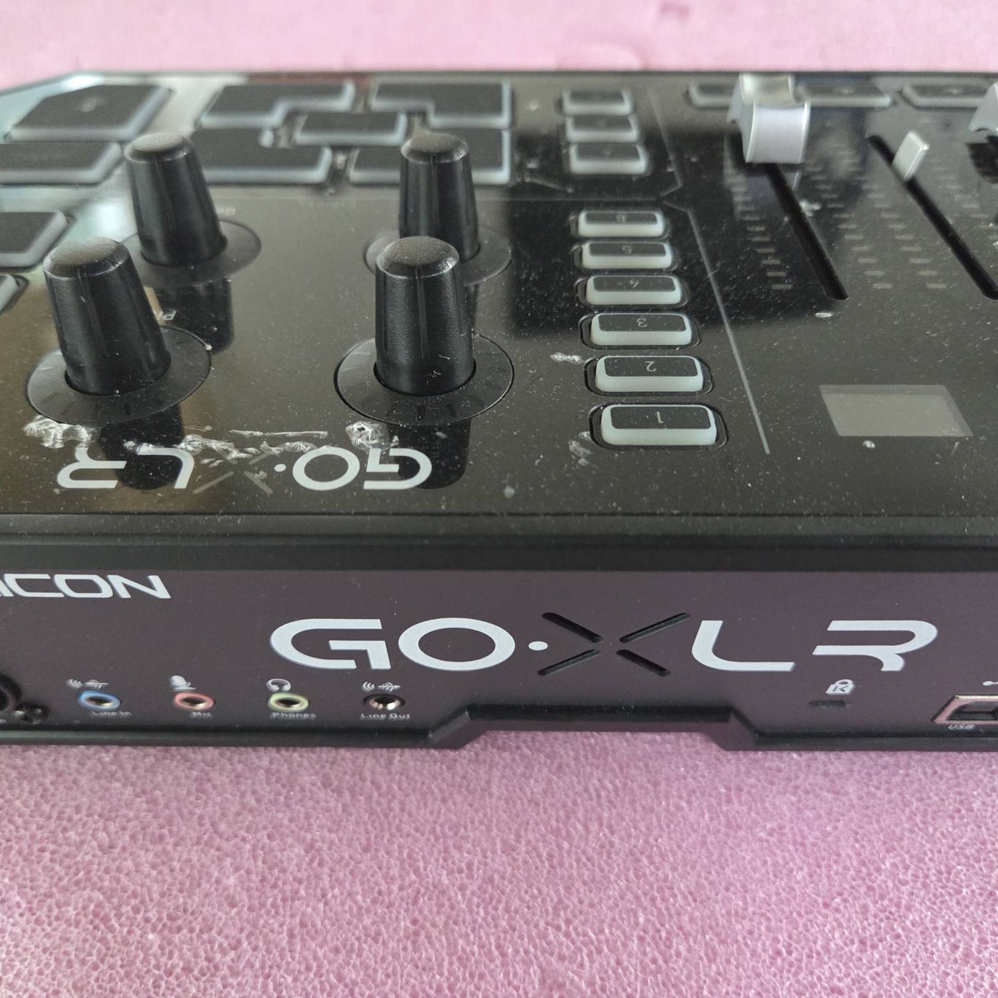 TC Helicon-GoXLR-2