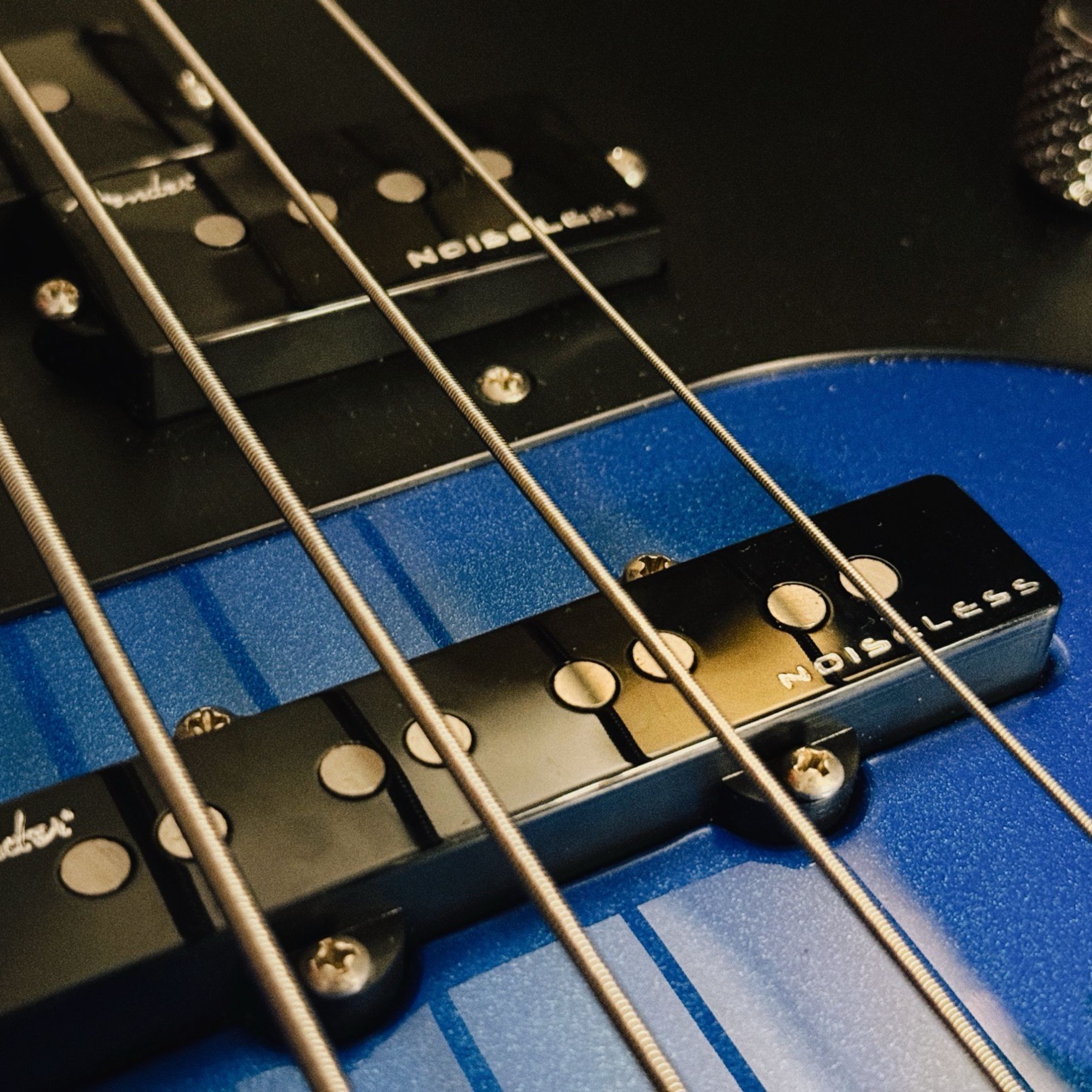 Fender-American Ultra II Precision Bass-3