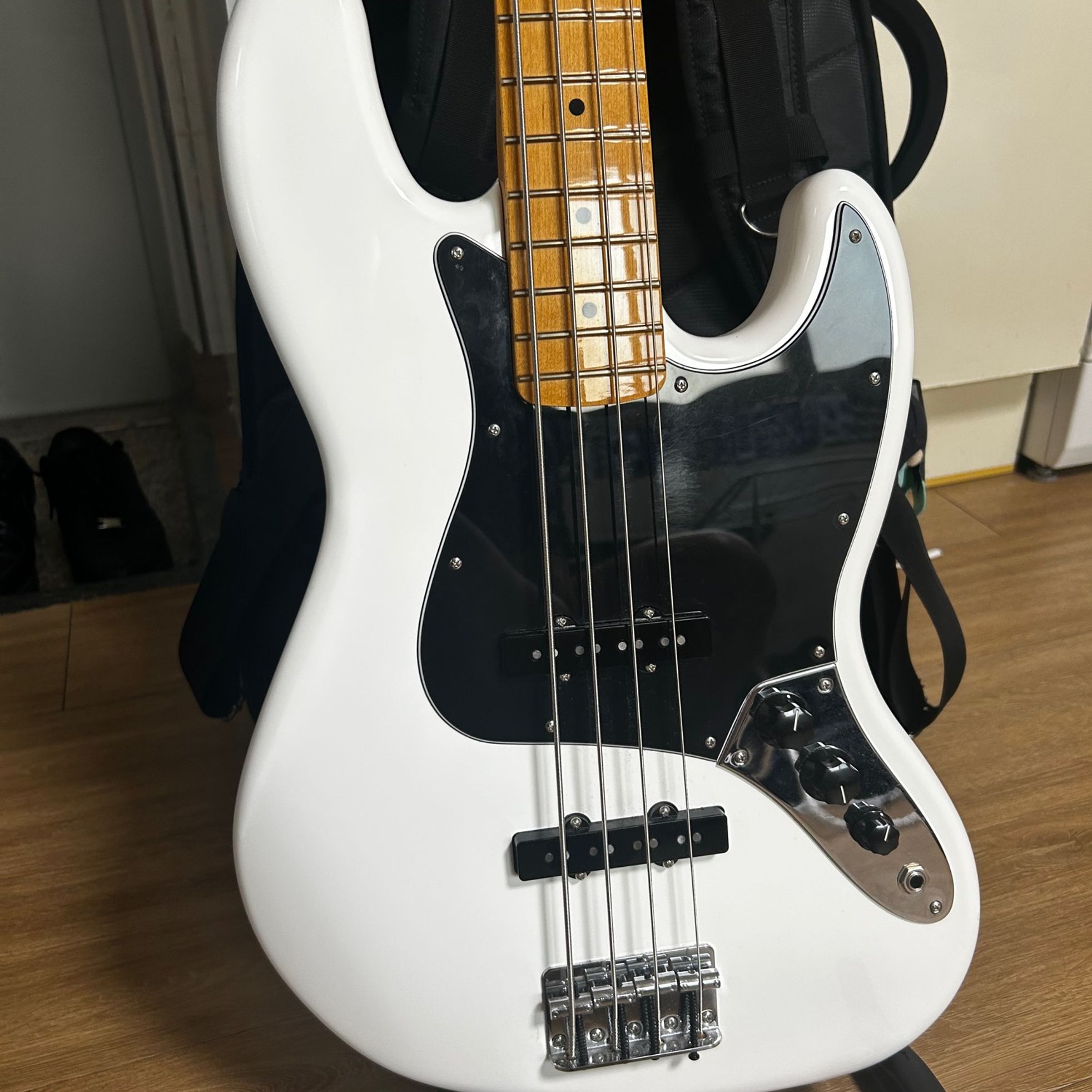 Fender-Player II Jazz Bass-1