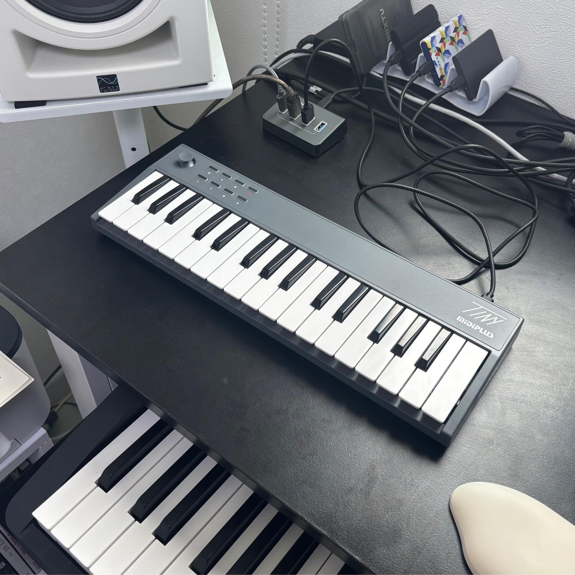 Midiplus 미디플러스 TINY 32건반 사진 1