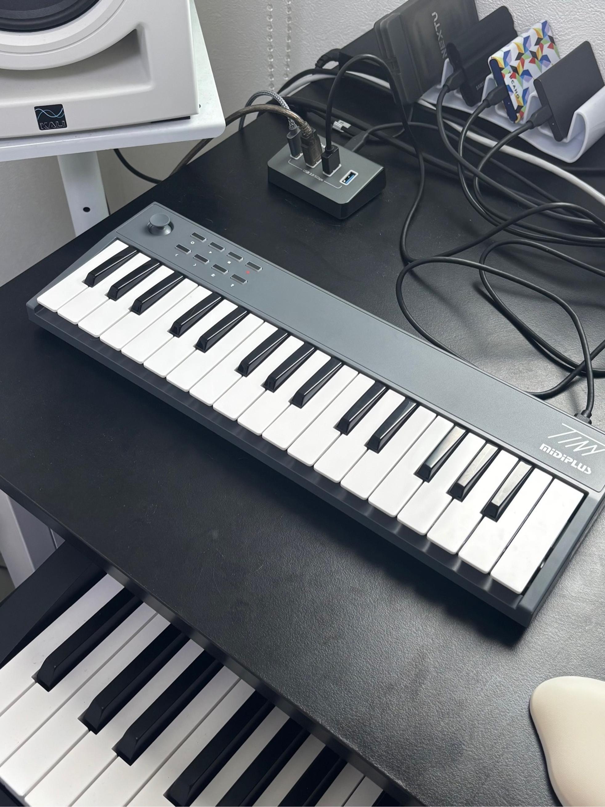 Midiplus 미디플러스 TINY 32건반
