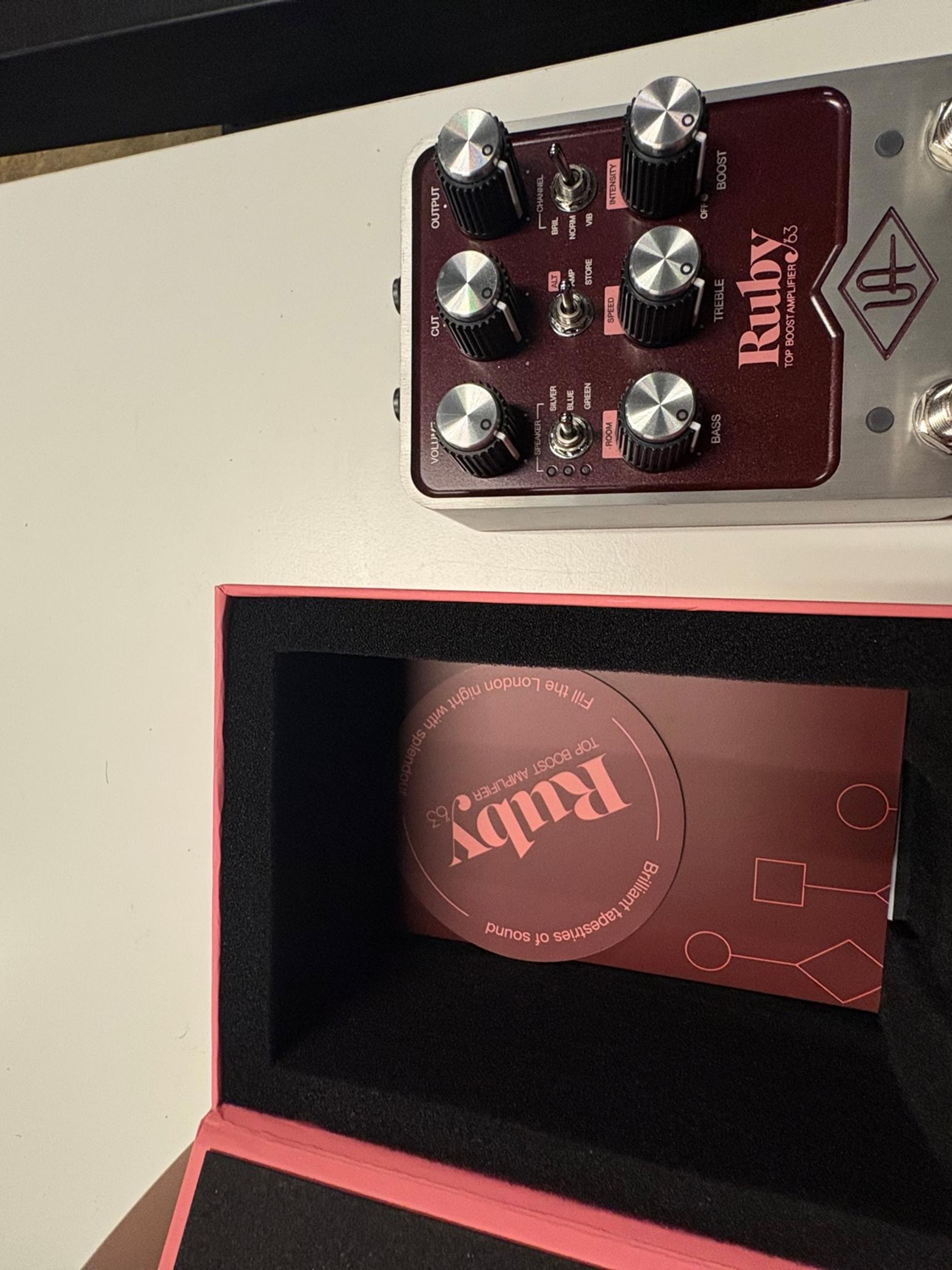 Universal Audio Uafx 루비 63 판매