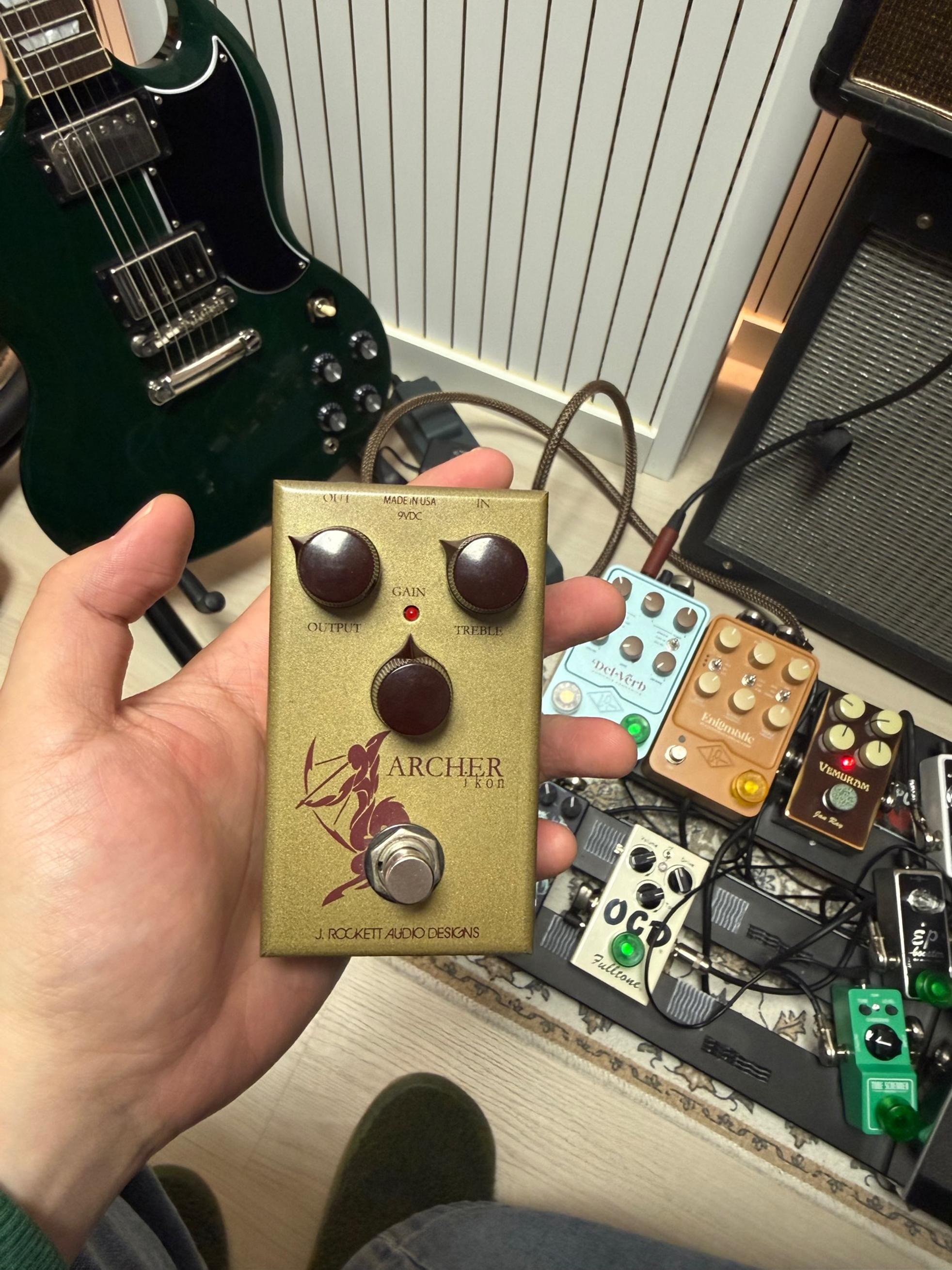 J. Rockett 아처 금장 게르마늄 초기모델