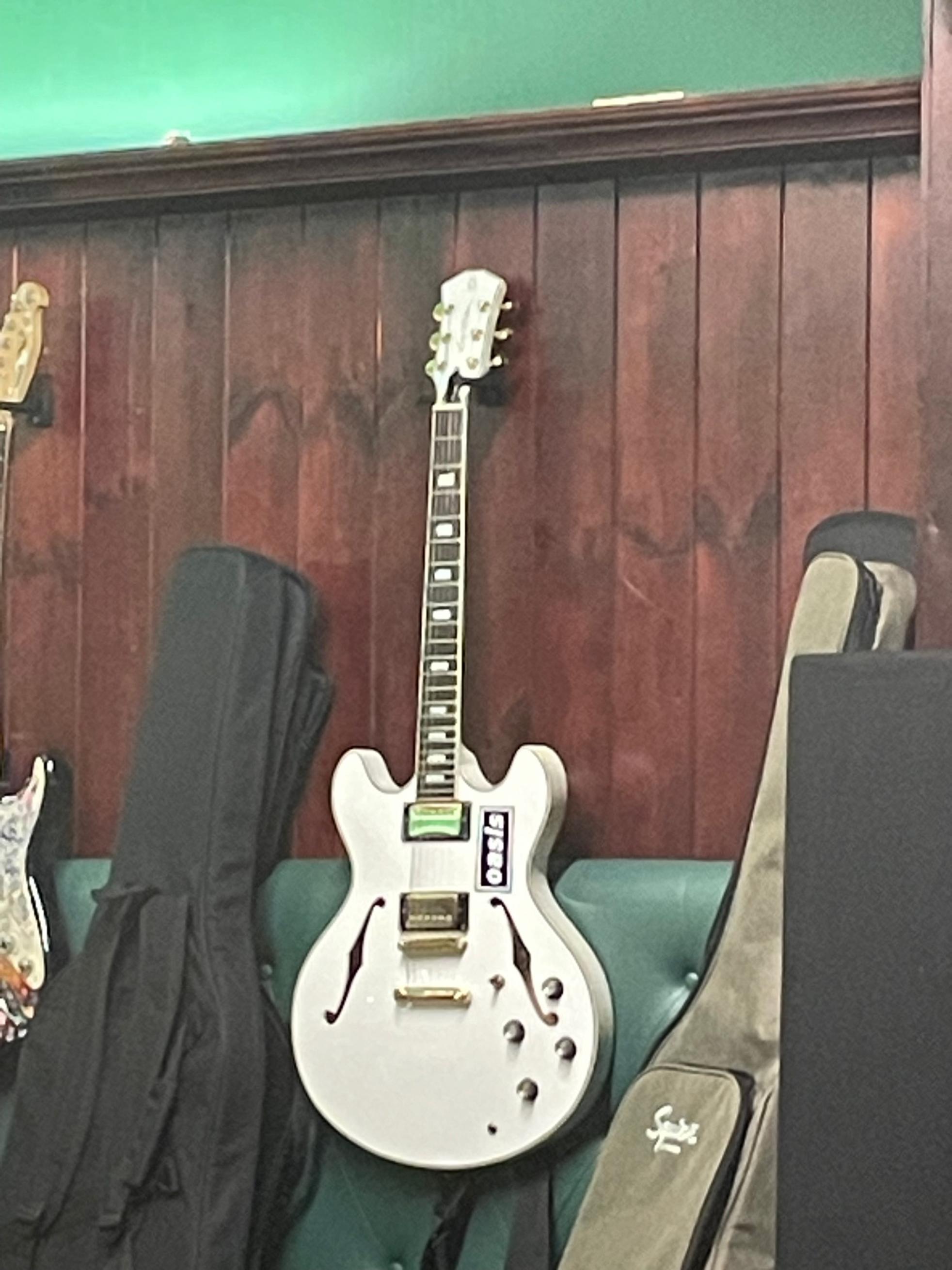 Sire Sire h7 white 금장 판매합니다
