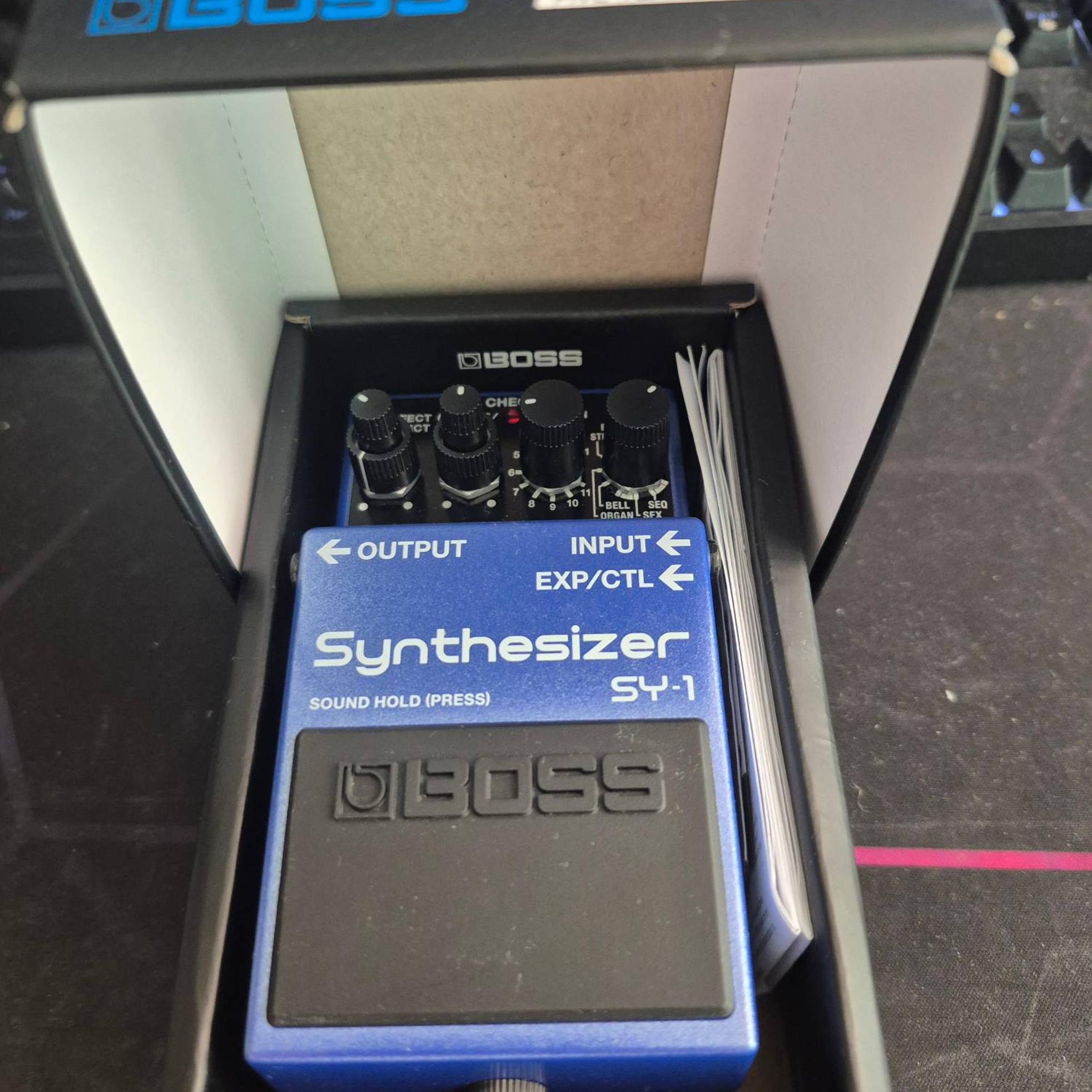 BOSS SY-1 Synthesizer 사진 1