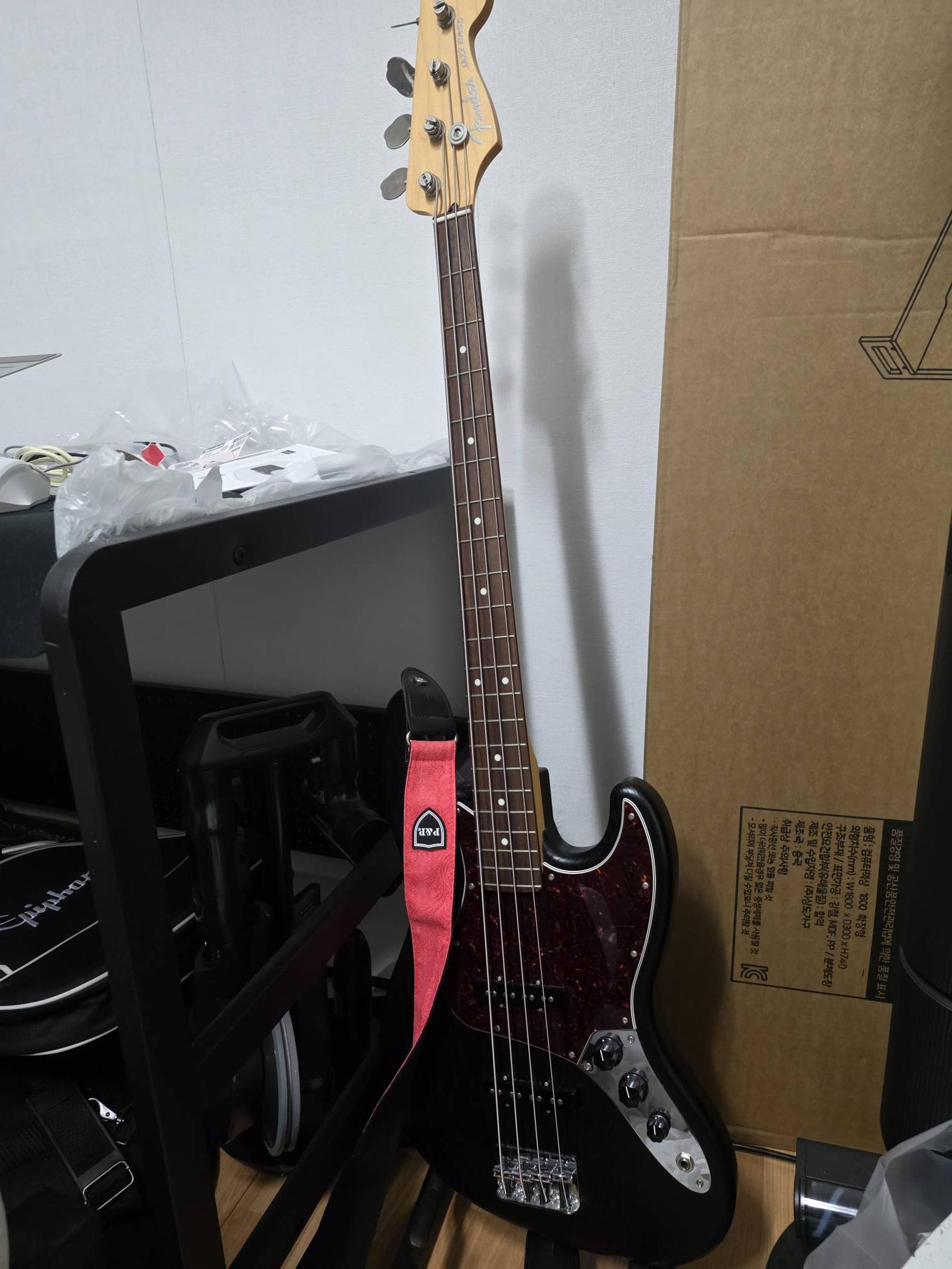 Fender Made in japan limited jazz raw ash