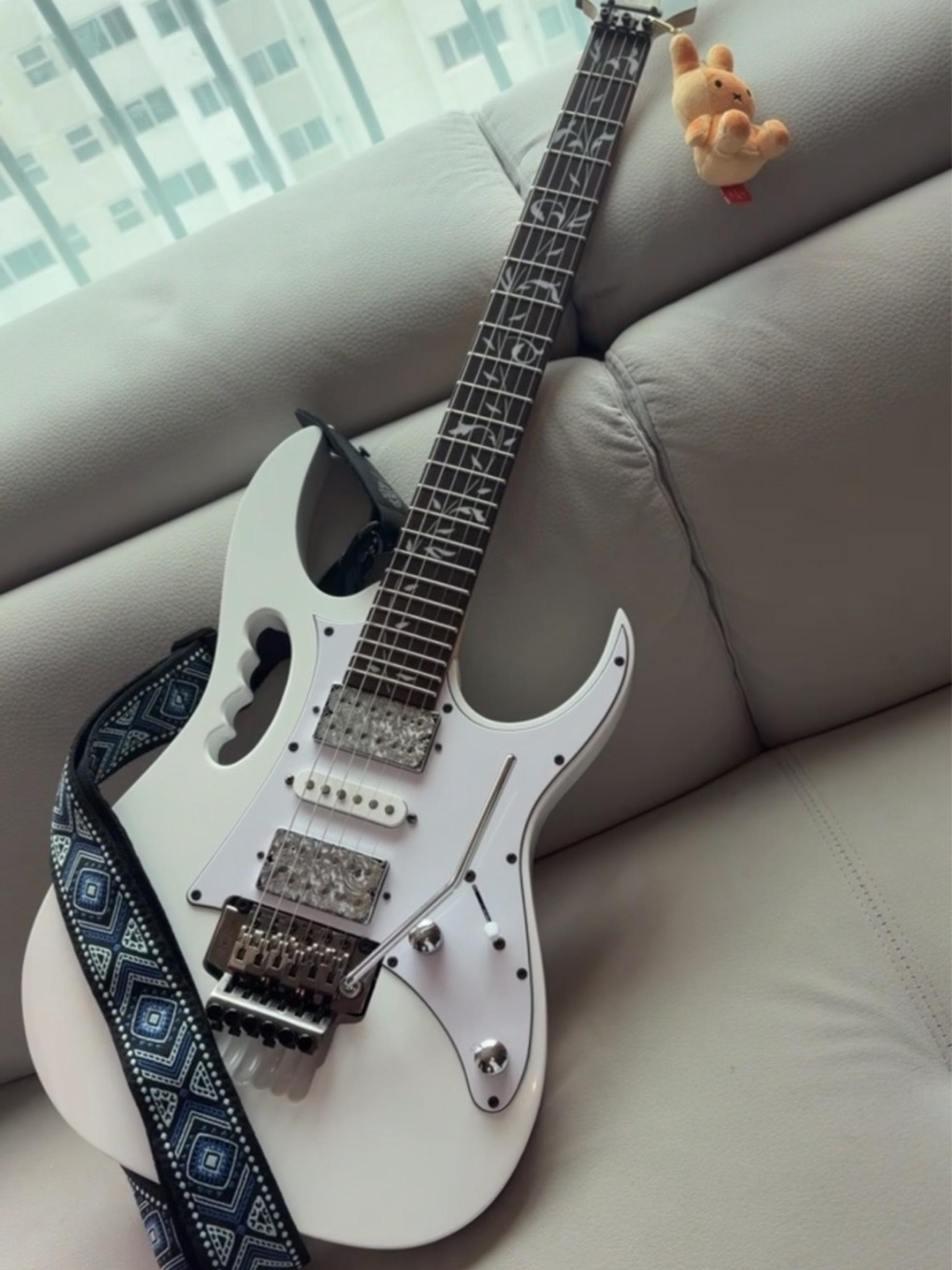 Ibanez JEM Jr