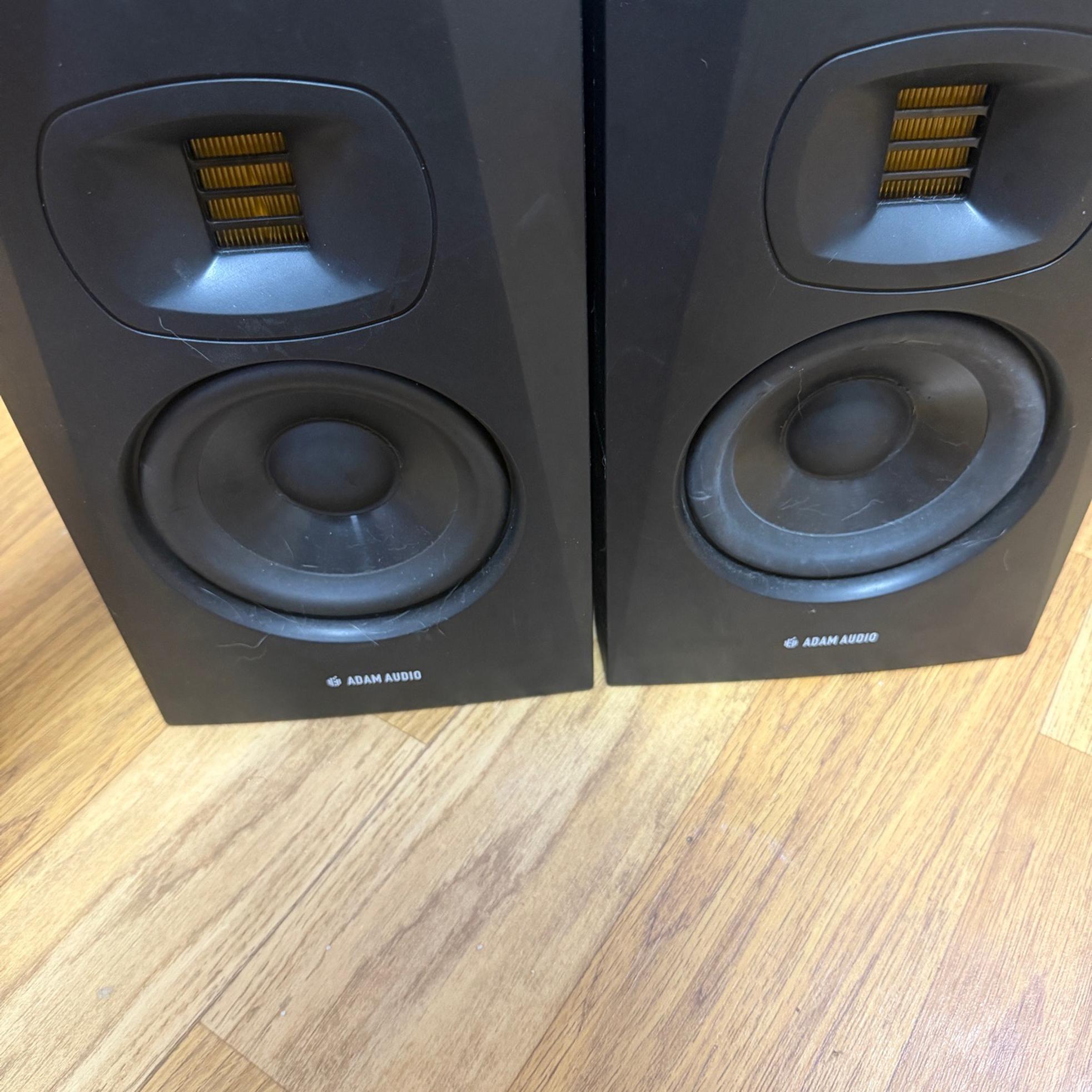 ADAM Audio 이번주만 35만원 아담오디오 T5V 1조 판매합니다(케이블+스피커받침대 포함) 사진 1