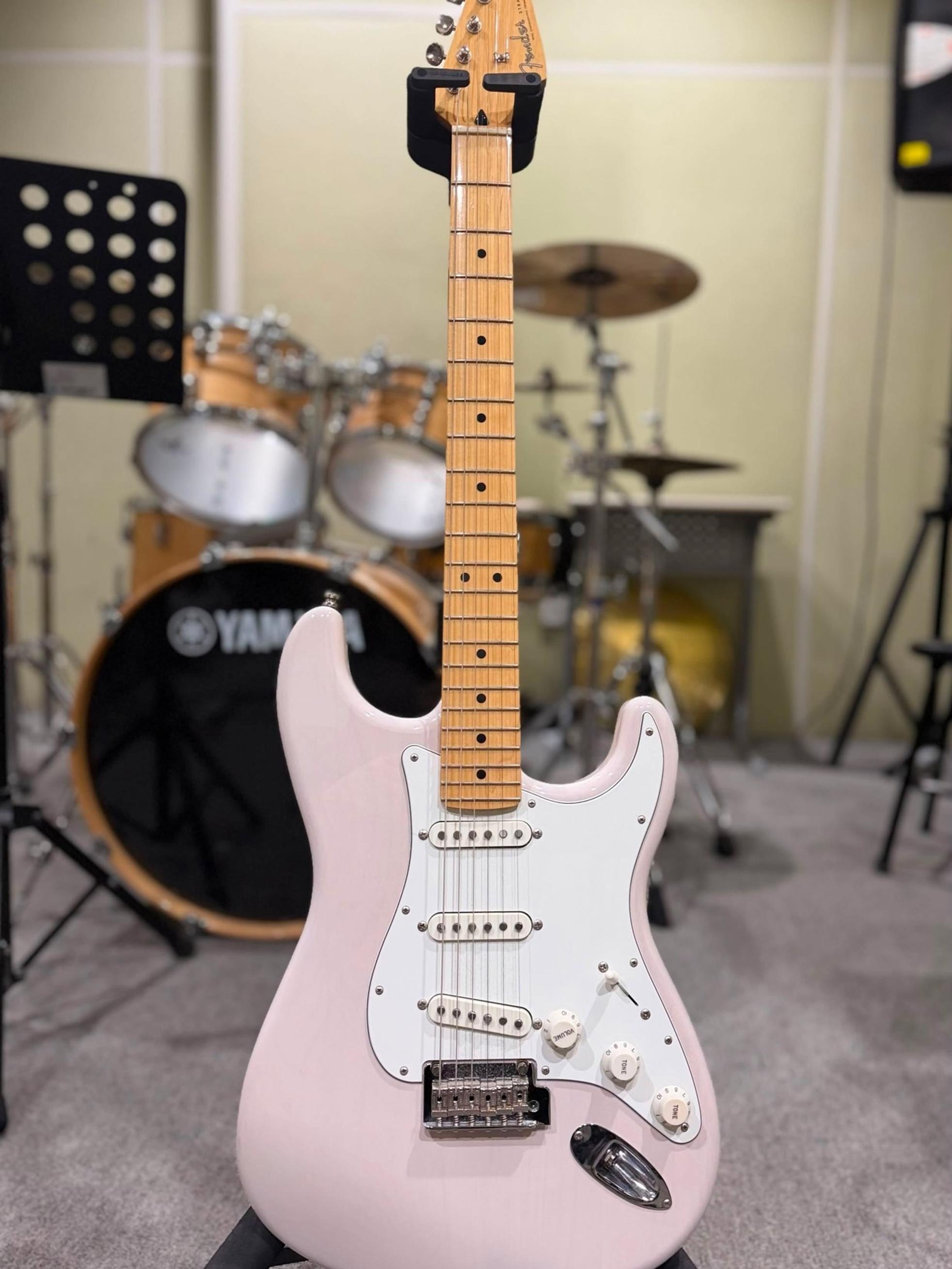 Fender MIJ Hybrid II Stratocaster