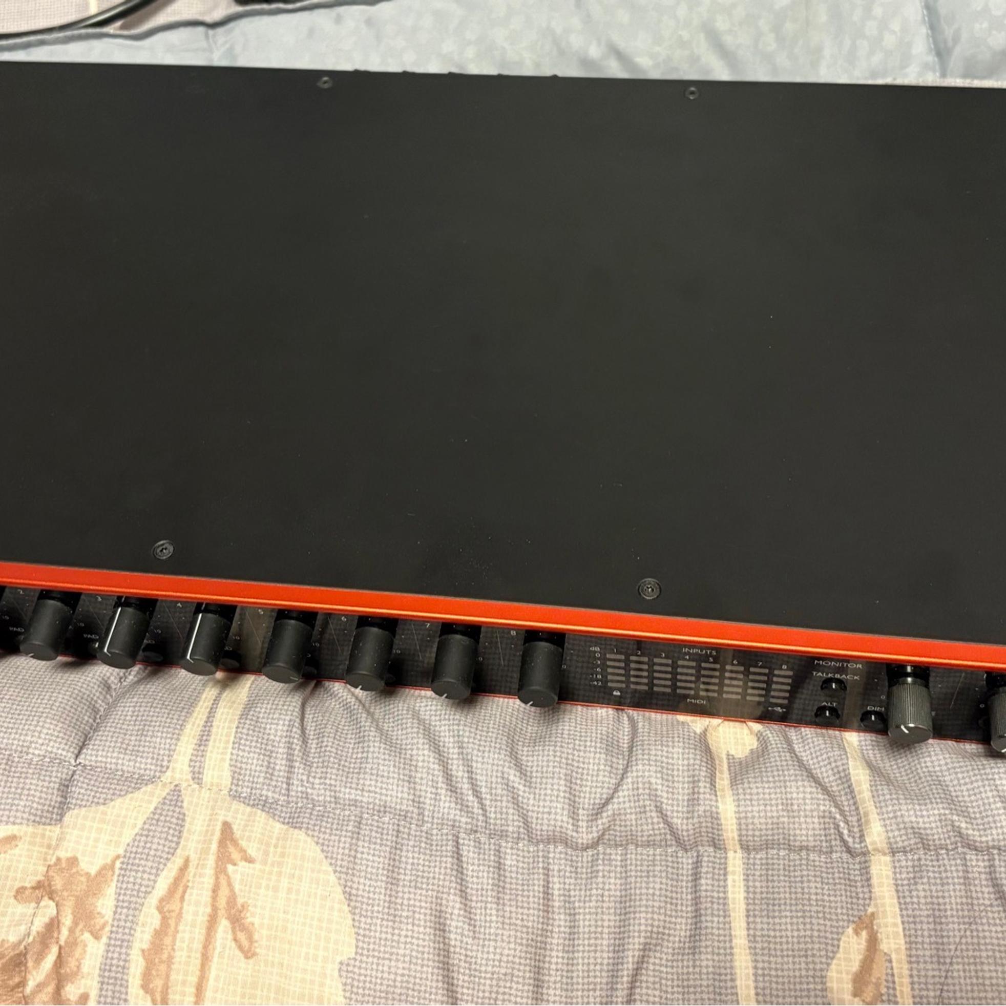 Focusrite scarlett 18i20 3rd gen 사진 1
