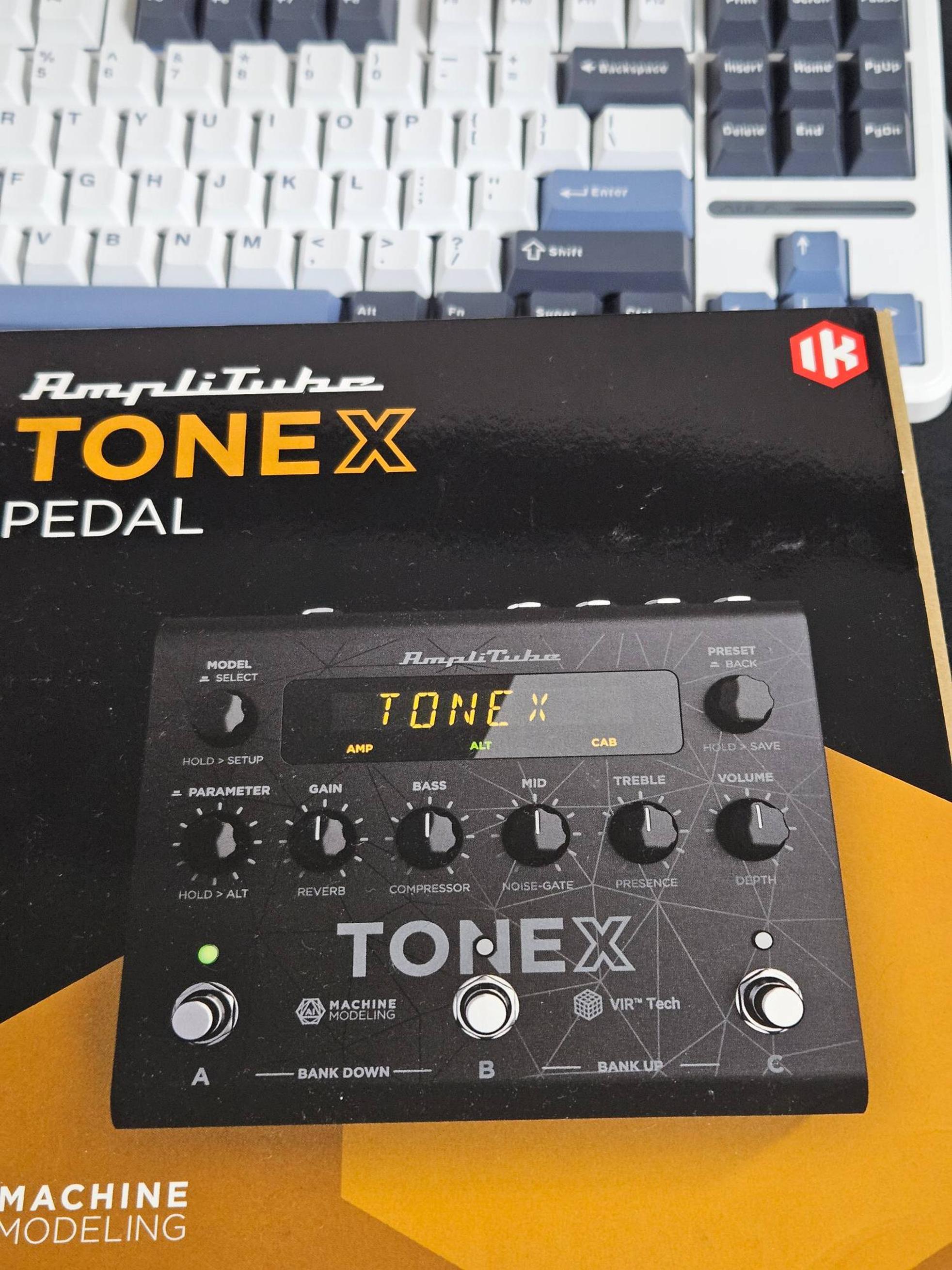 IK Multimedia TONEX pedal 톤엑스 빅박스 판매합니다