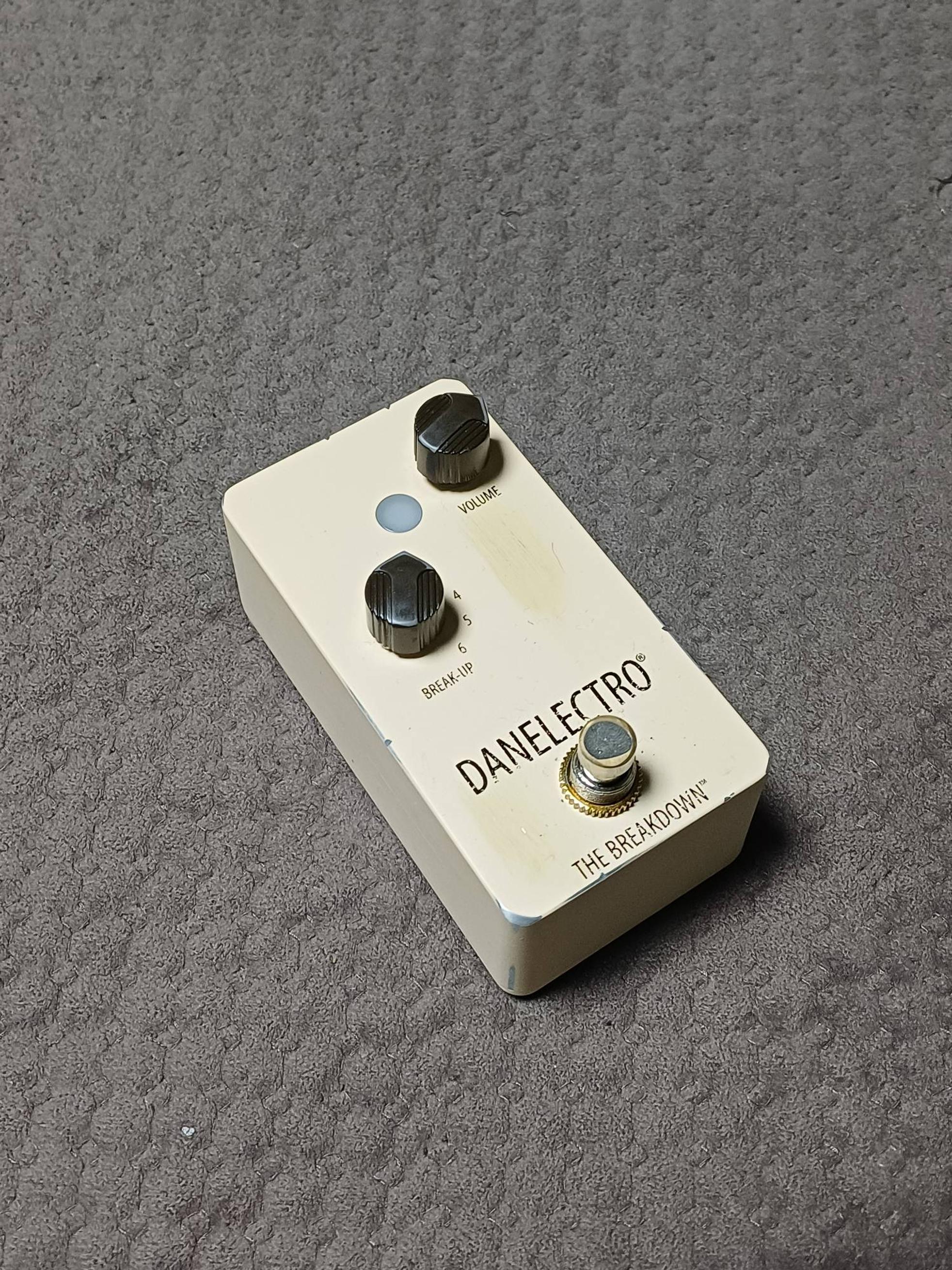 Danelectro The Breakdown