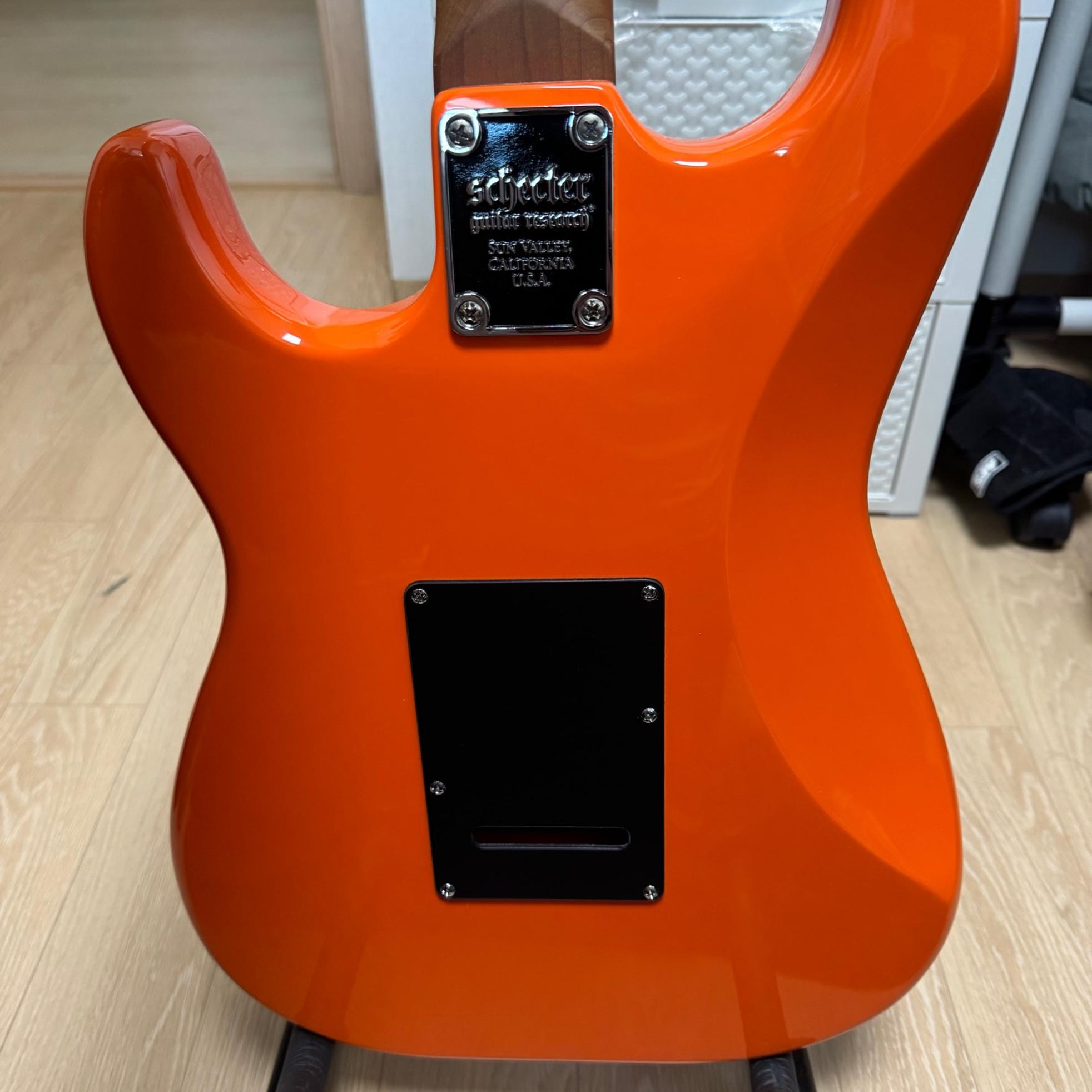 Schecter Nick Johnston Traditional HSS 아토믹오렌지 사진 8
