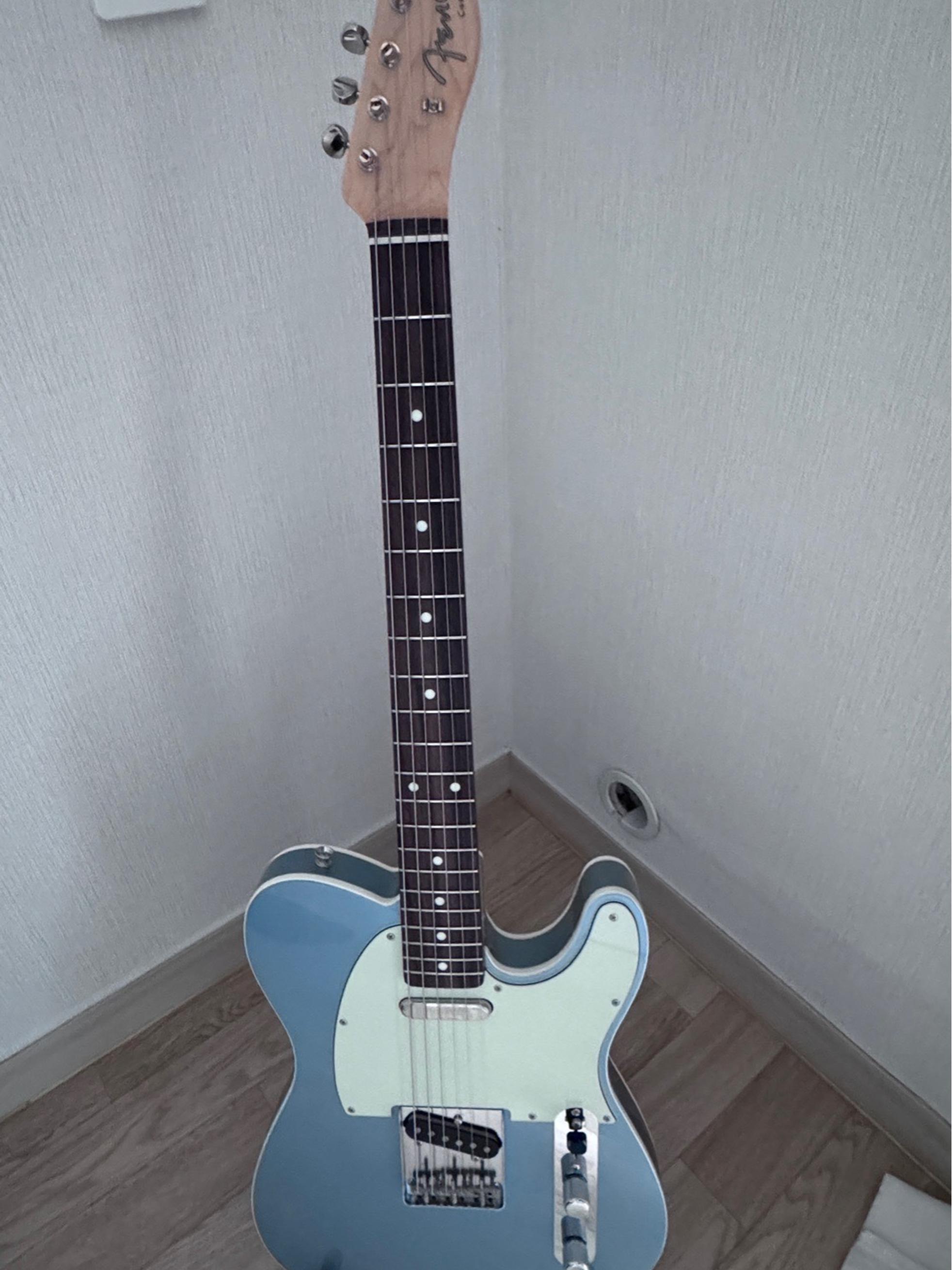 Fender FSR Traditional 2 60s Telecaster Iceblue Metallic