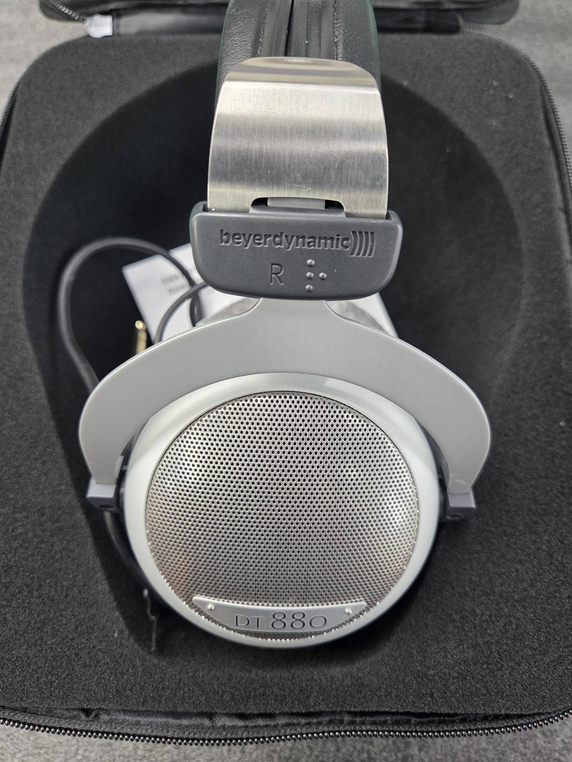 Beyerdynamic BEYERDYNAMIC DT-880 실버