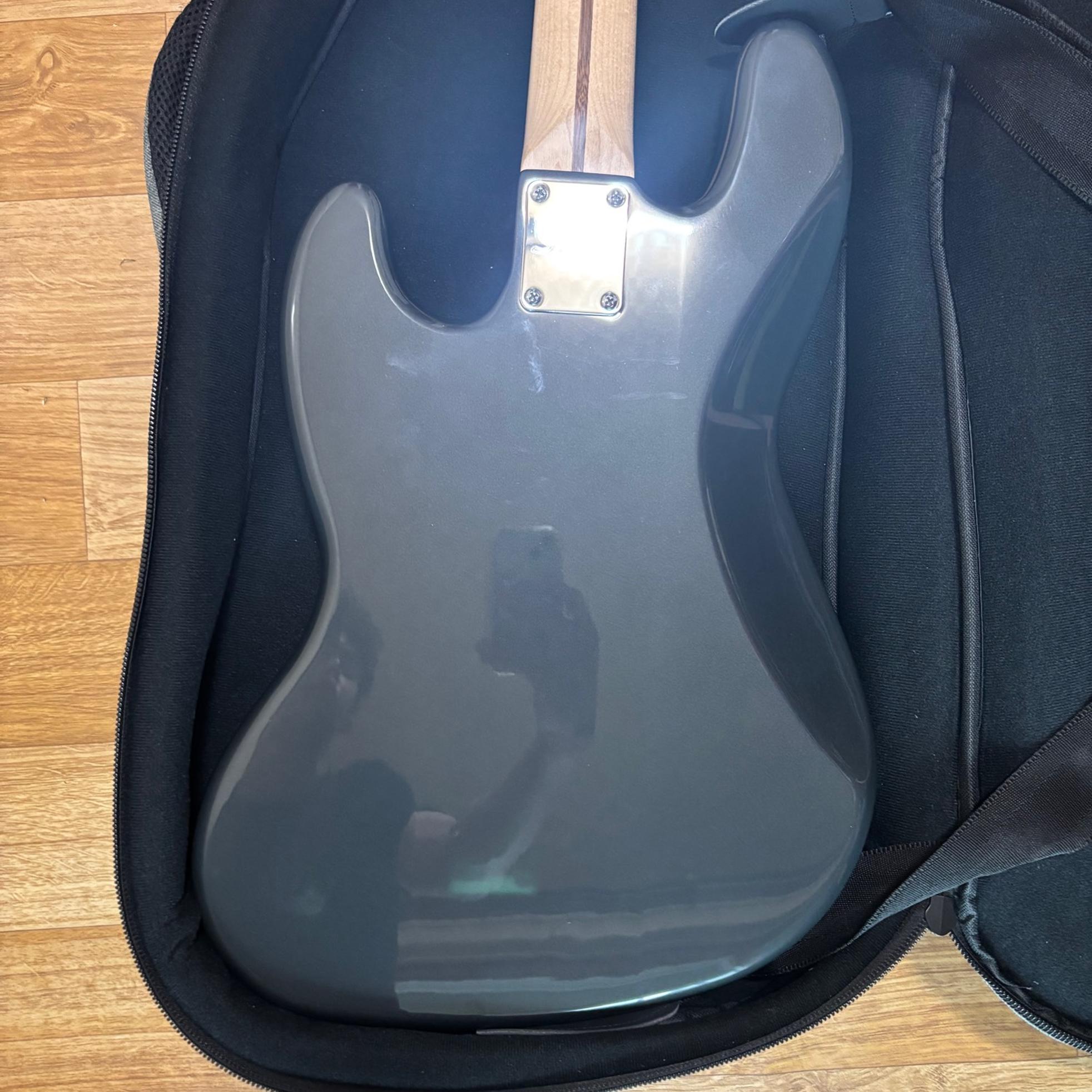 Squier 스콰이어 어피니티 재즈베이스 (챠콜) 사진 2