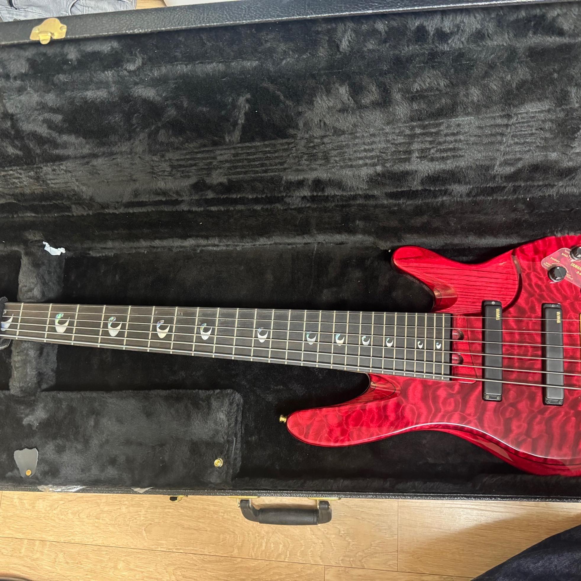 Yamaha 존 페티투치 시그니처 모델 YAMAHA TRBJP2 6현 베이스. 사진 1