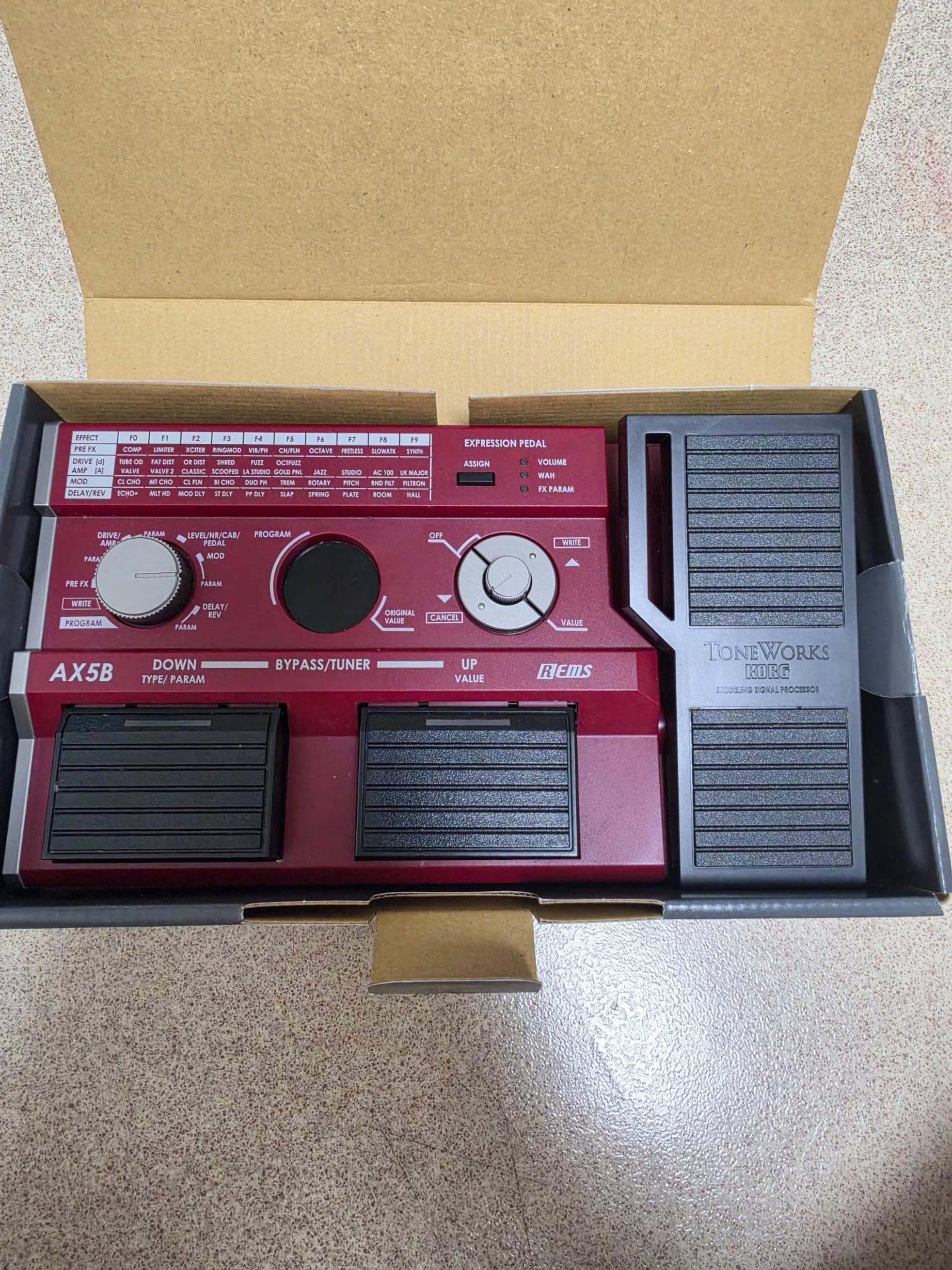 Korg AX5B 베이스 멀티이펙터