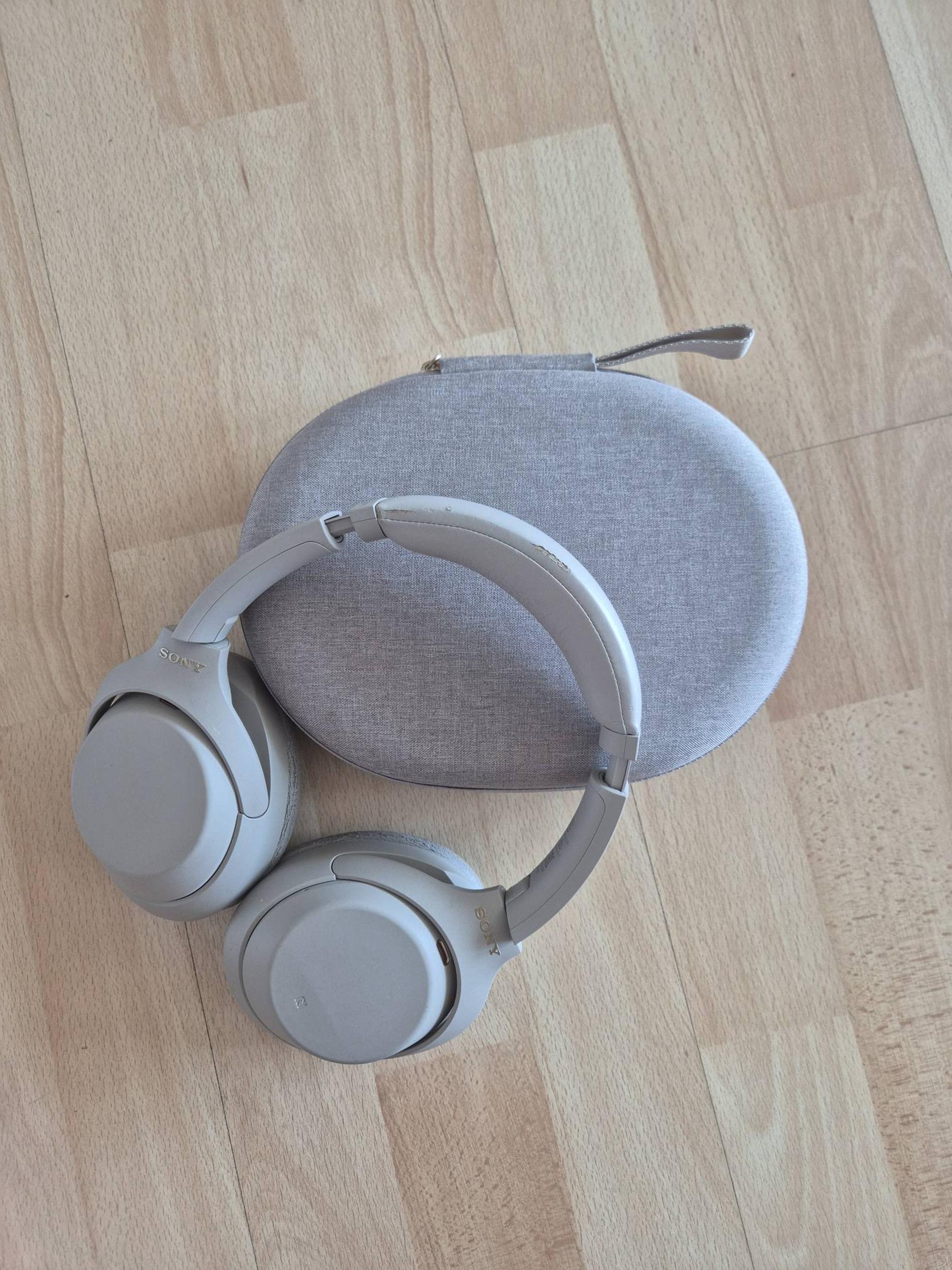 Sony 소니 WH-1000XM4 헤드폰 실버