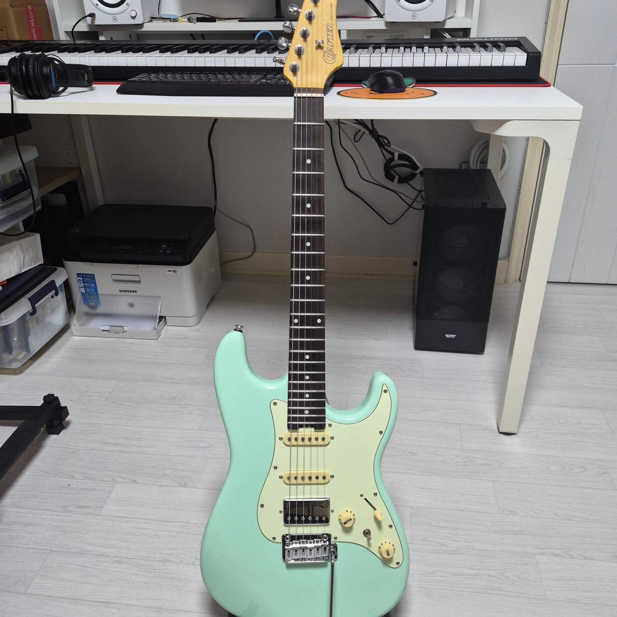 Crafter 크래프터 실루엣 일렉기타 팝니다. 사진 1