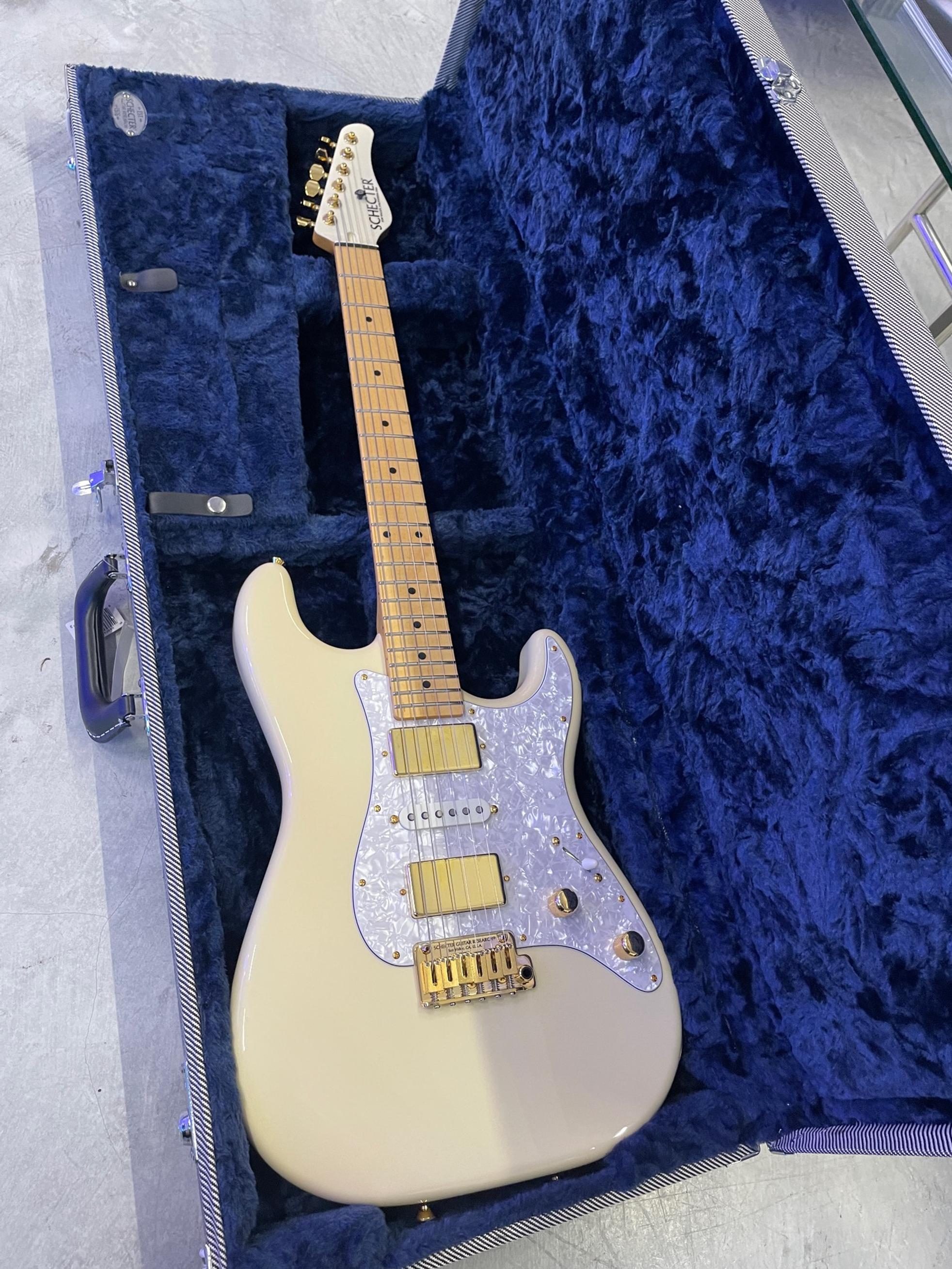 Schecter 쉑터 USA 커스텀샵 HSH 판매합니다. Schecter USA custom shop 민트
