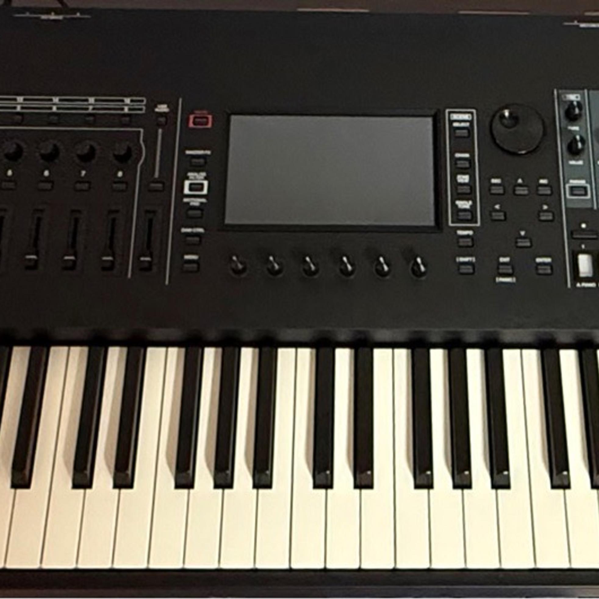 Roland FANTOM-8 사진 1