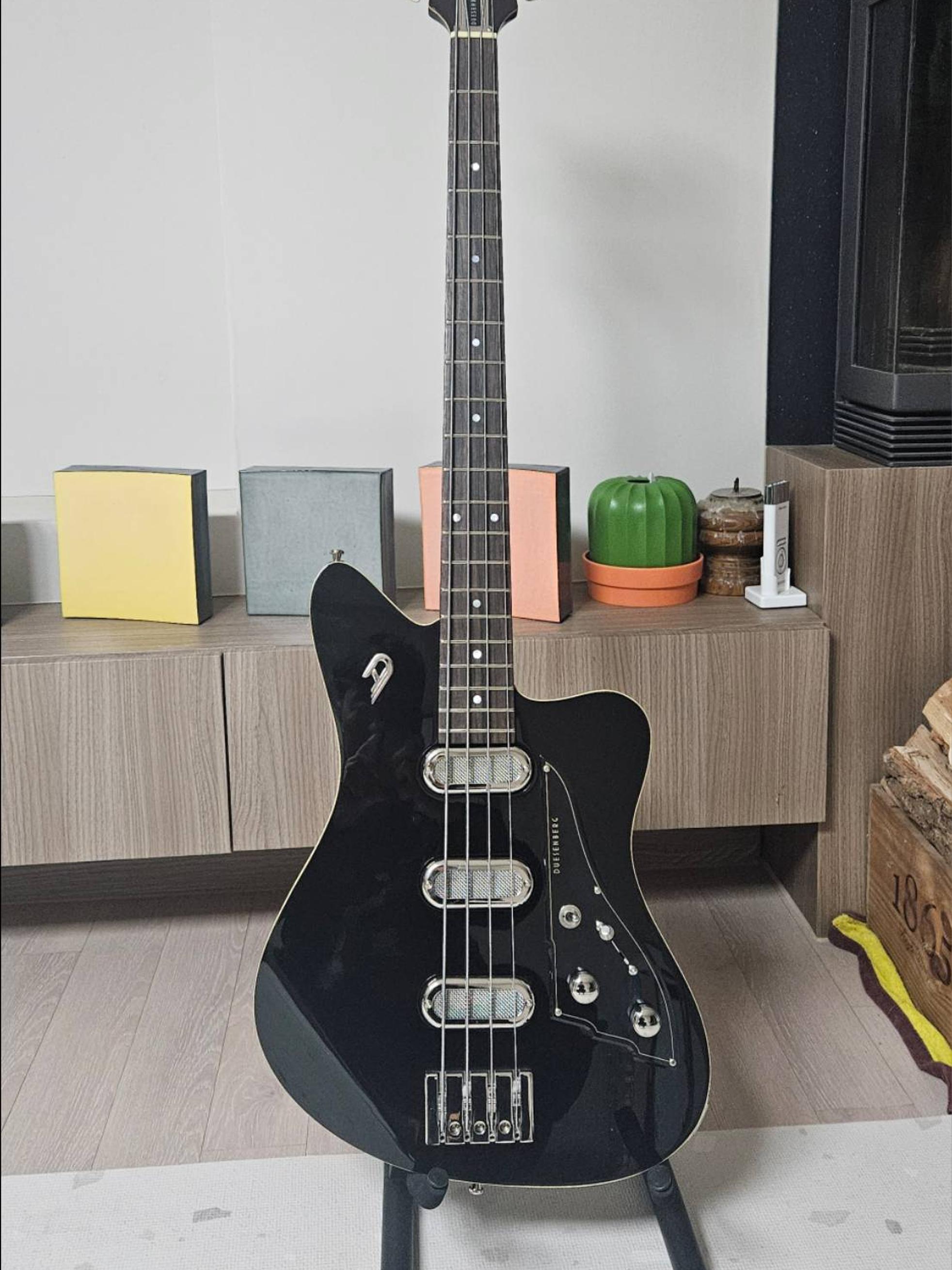 Duesenberg Triton Bass
