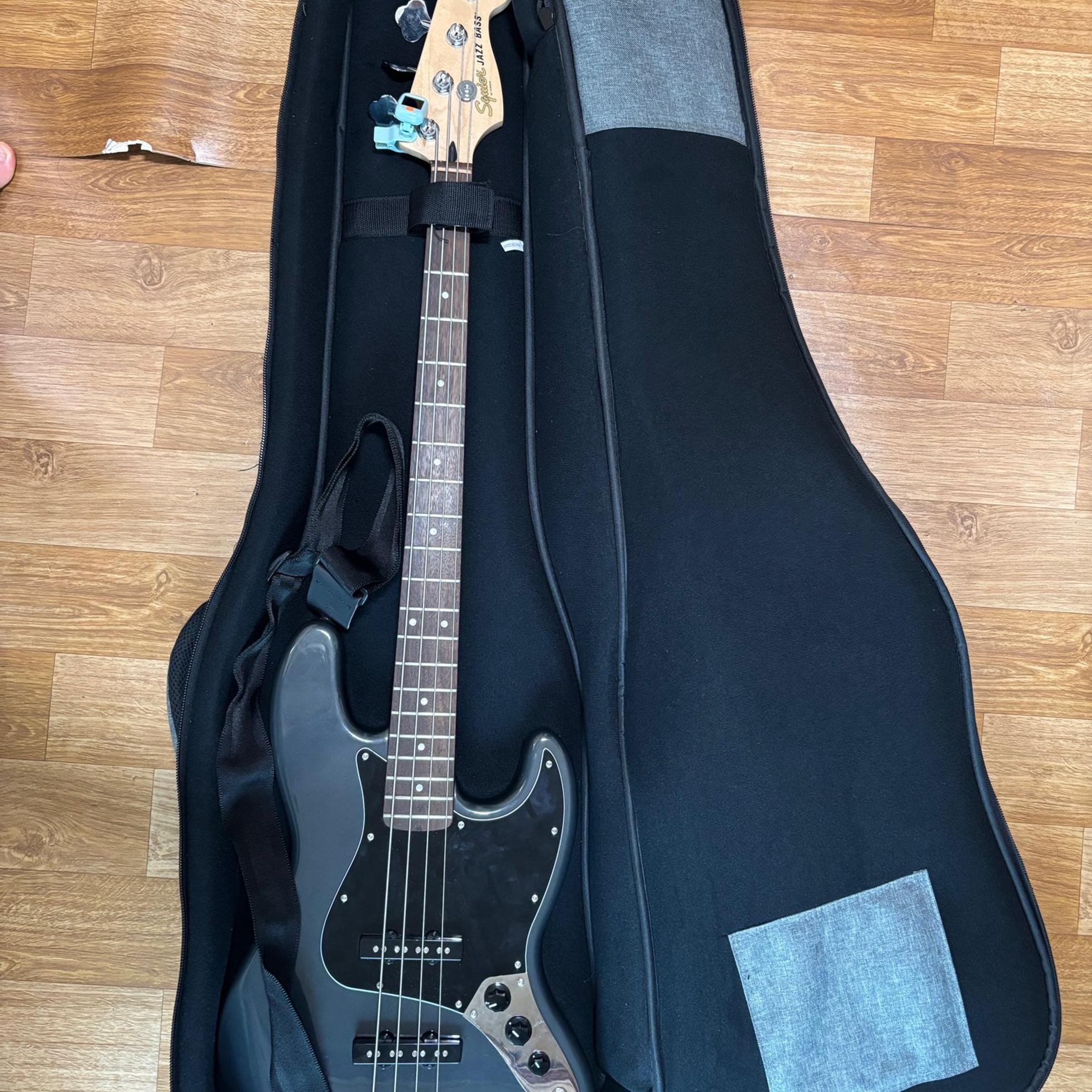 Squier 스콰이어 어피니티 재즈베이스 (챠콜) 사진 1