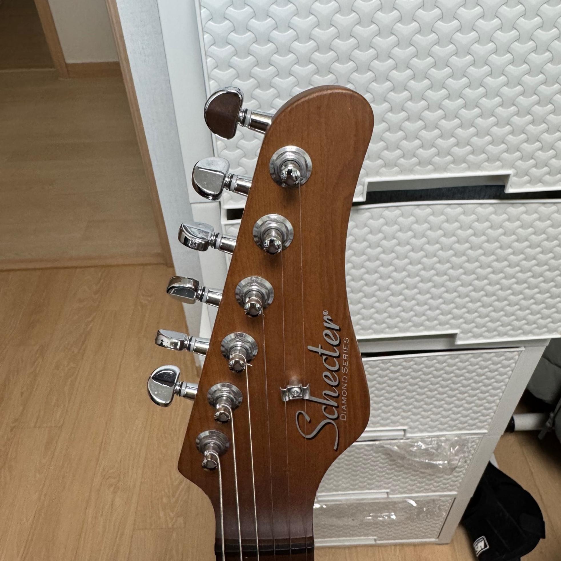 Schecter Nick Johnston Traditional HSS 아토믹오렌지 사진 2