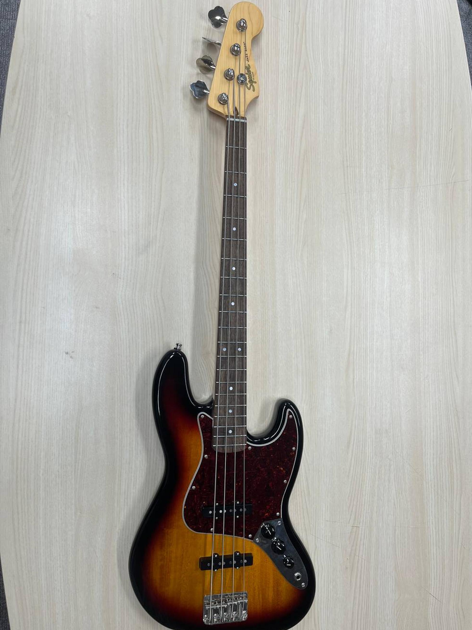 Squier 스콰이어 클래식바이브 60s 재즈베이스